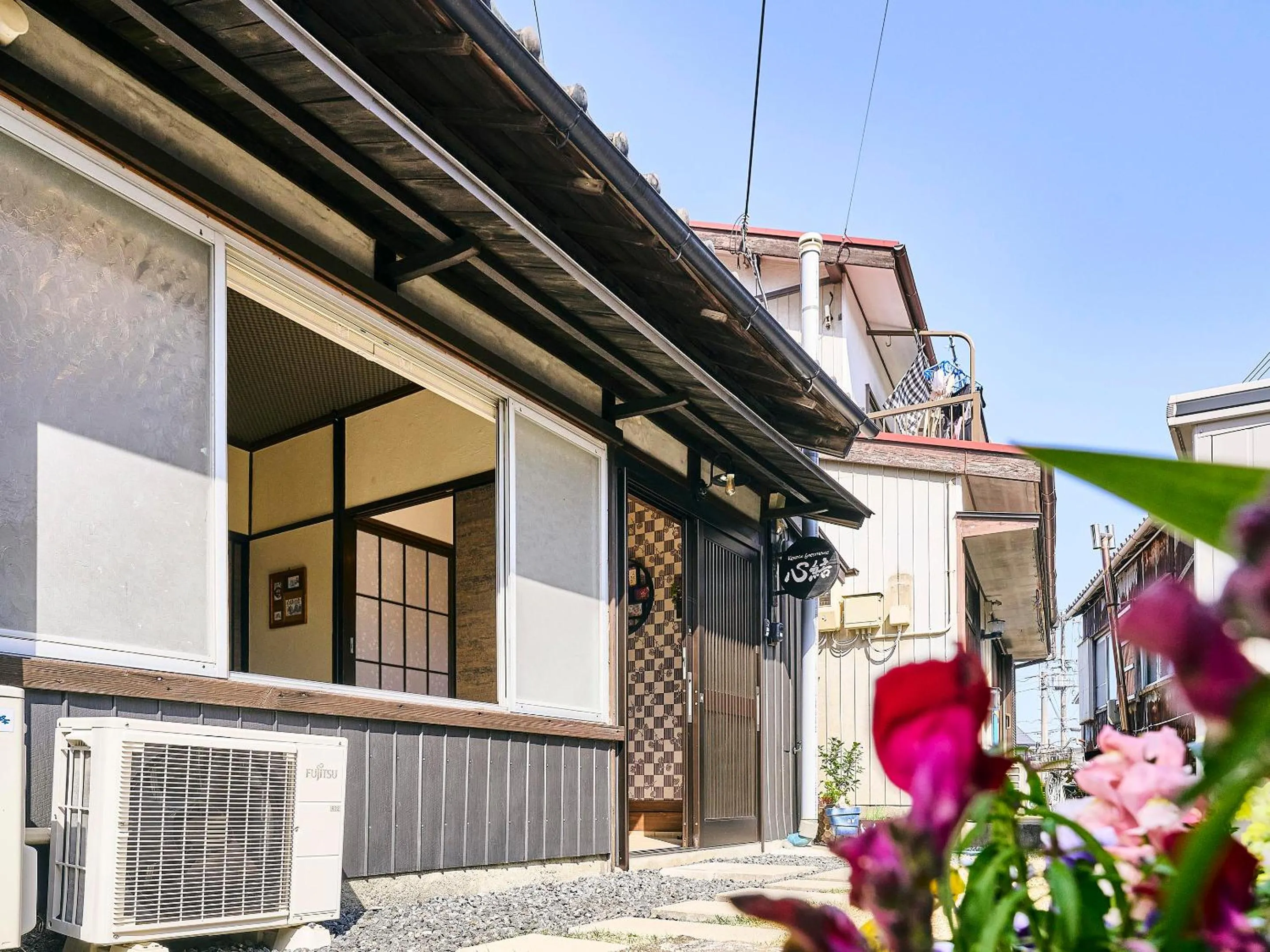 Property building in Kokoyui Guesthouse Shingu