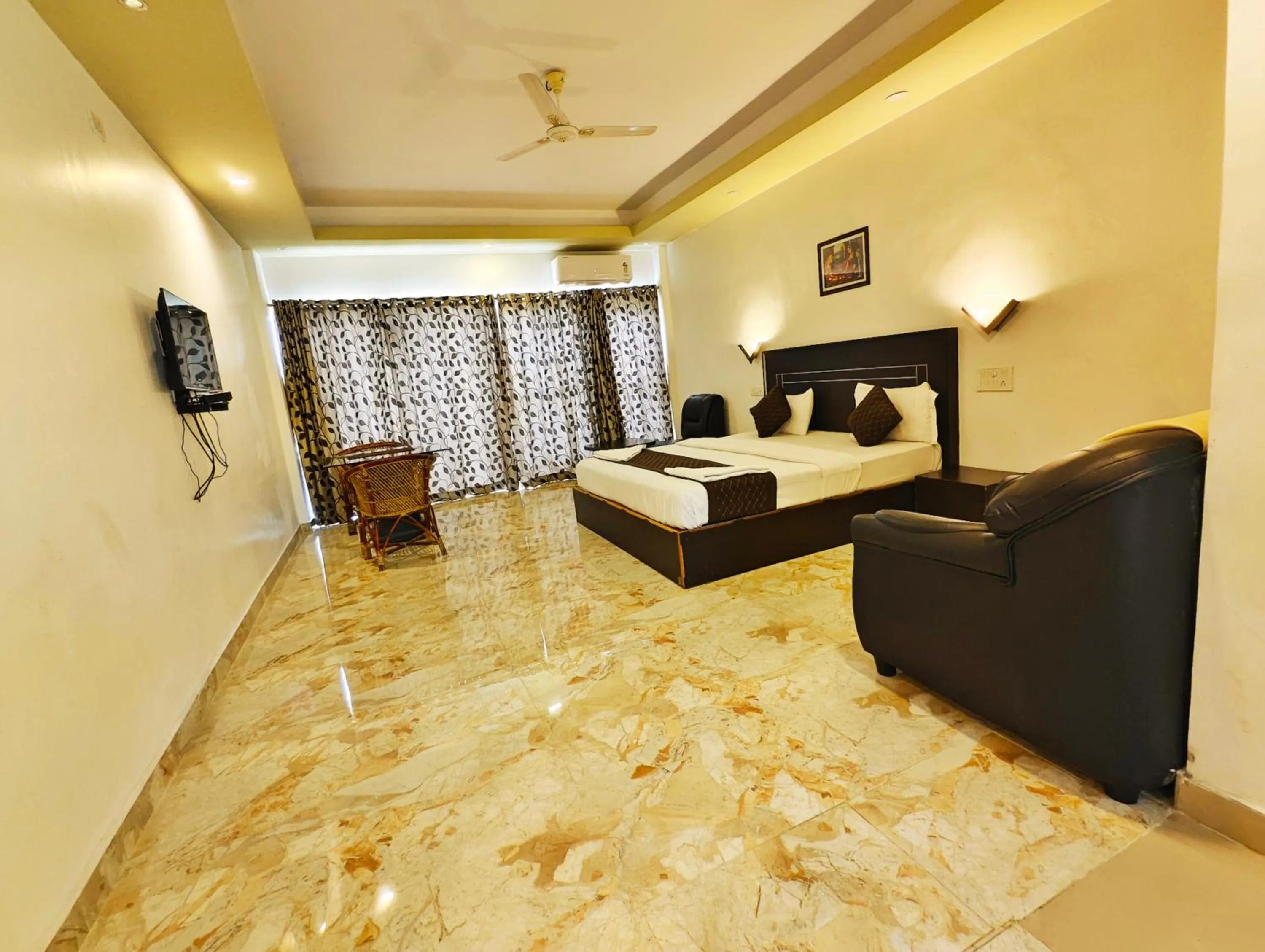 Bed in Green Trees Munnar