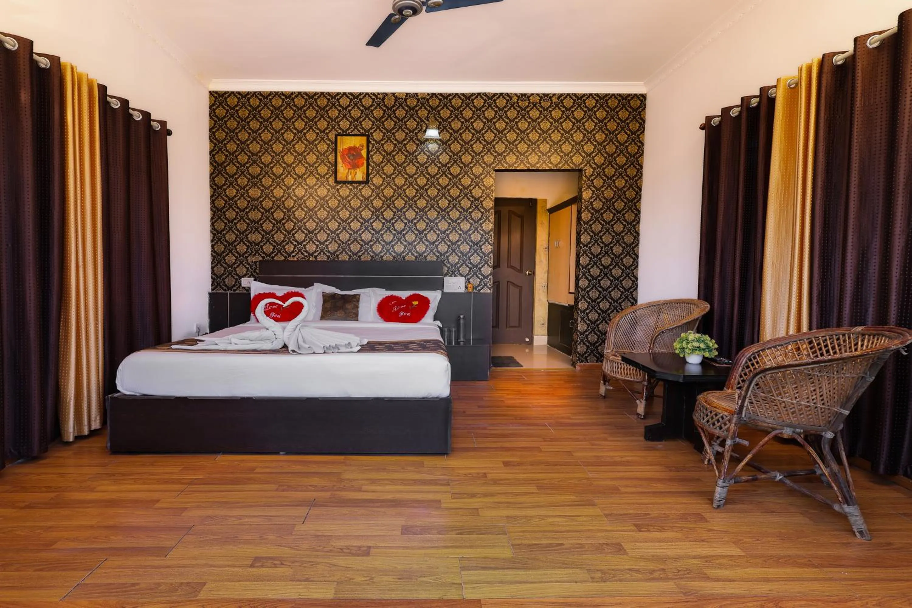 Bed in Green Trees Munnar