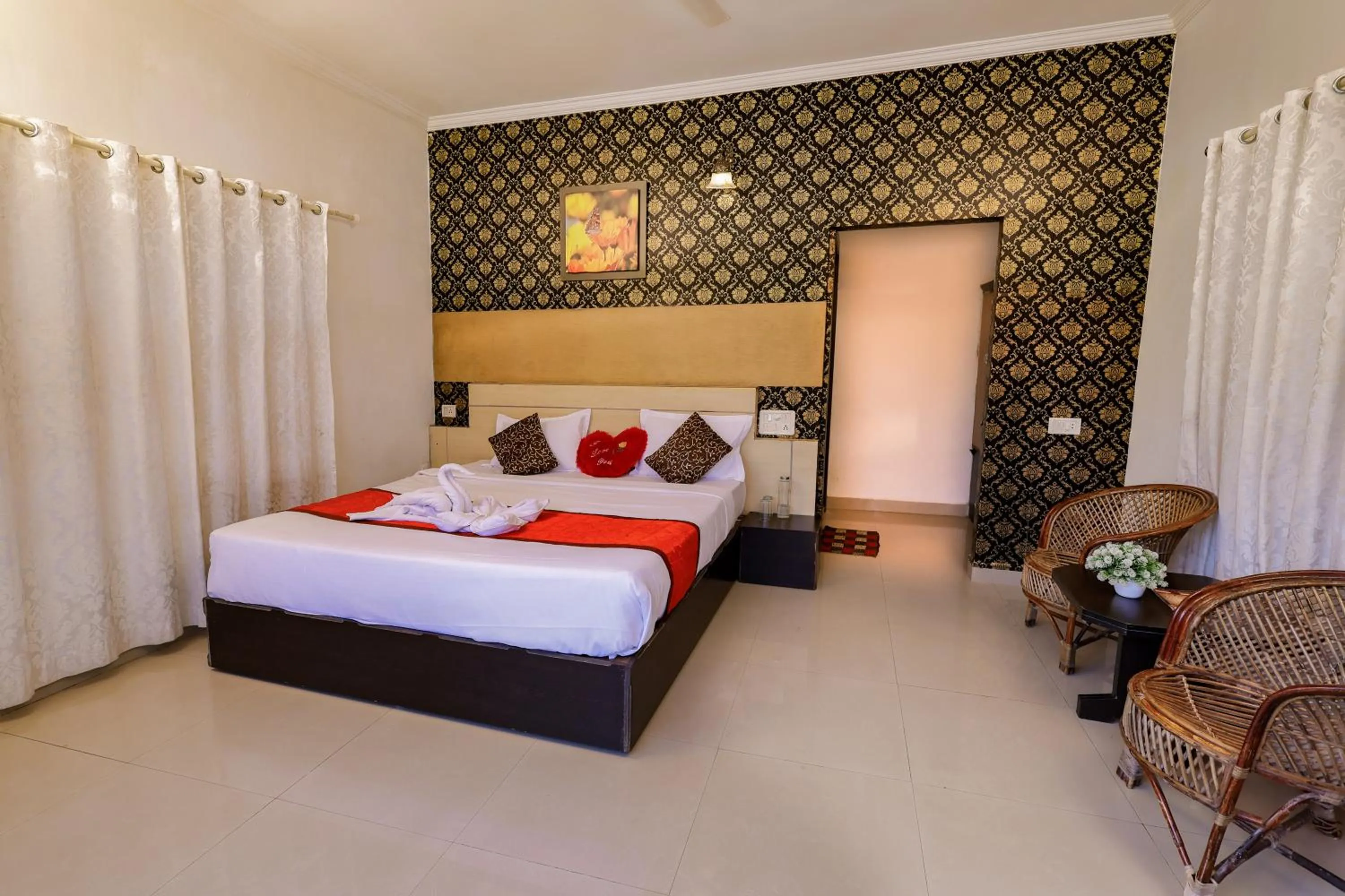 Bed in Green Trees Munnar