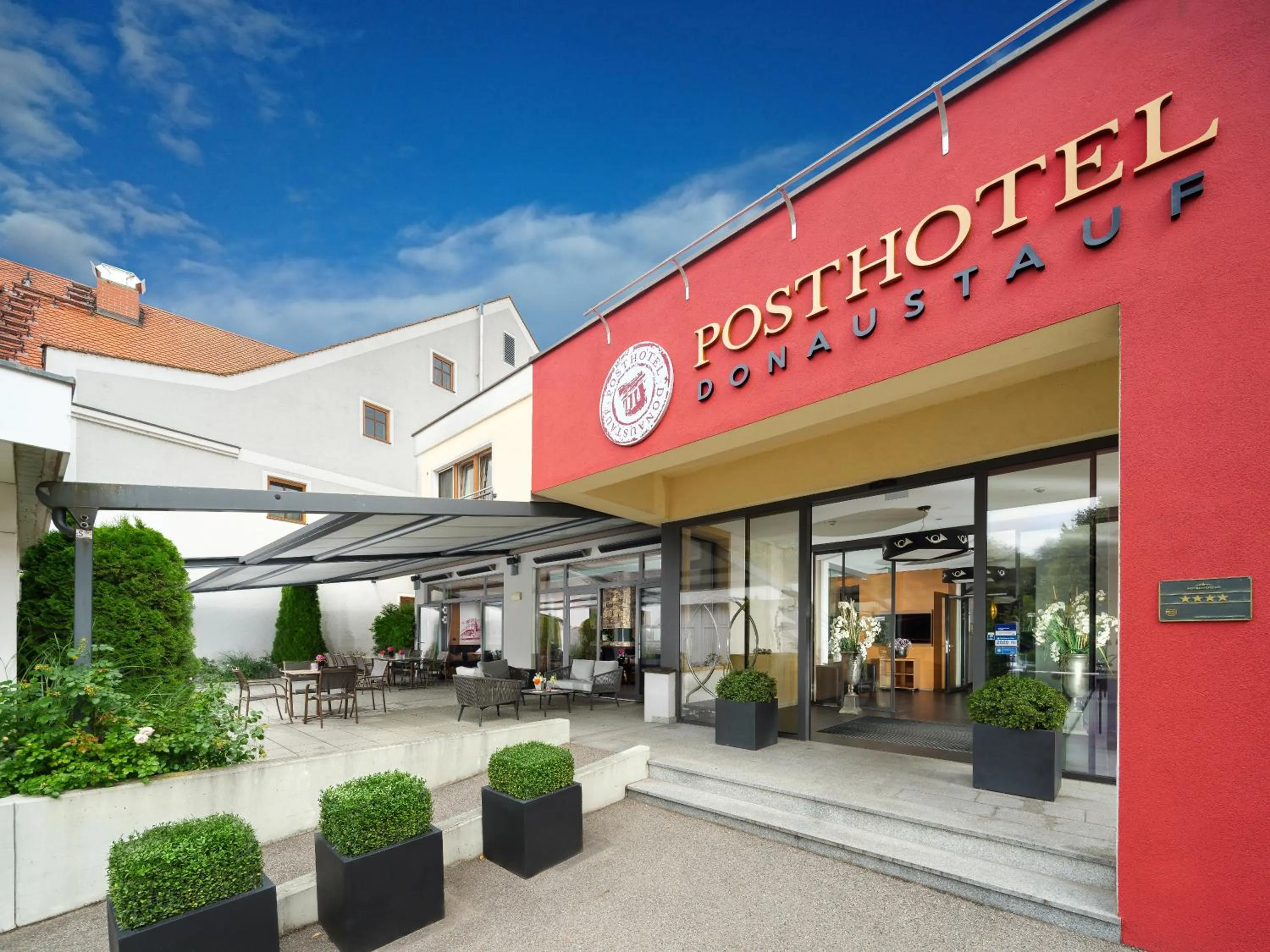 Facade/entrance in Posthotel Walhalla Regensburg Ost