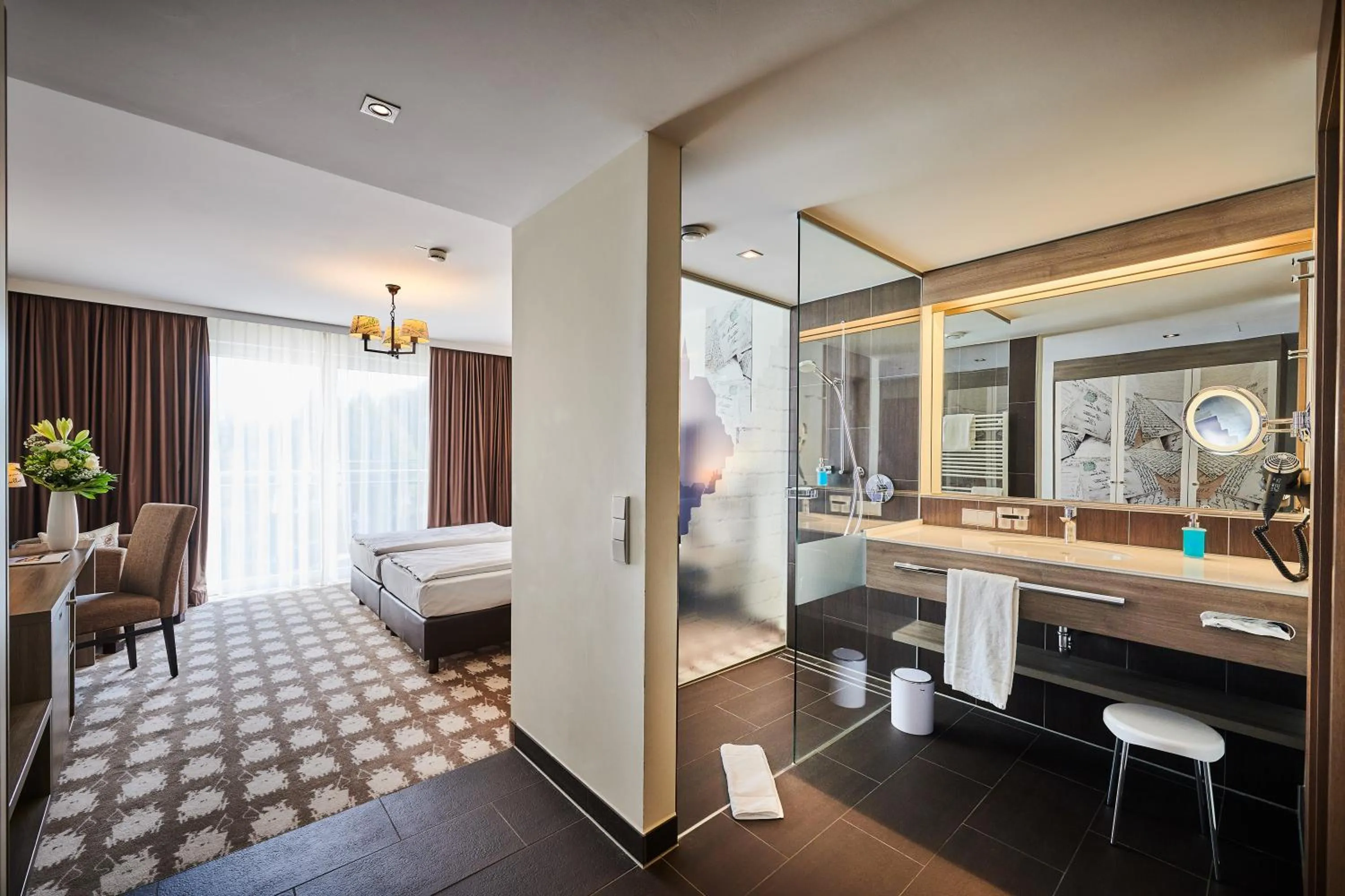 Photo of the whole room, Bed in Posthotel Walhalla Regensburg Ost