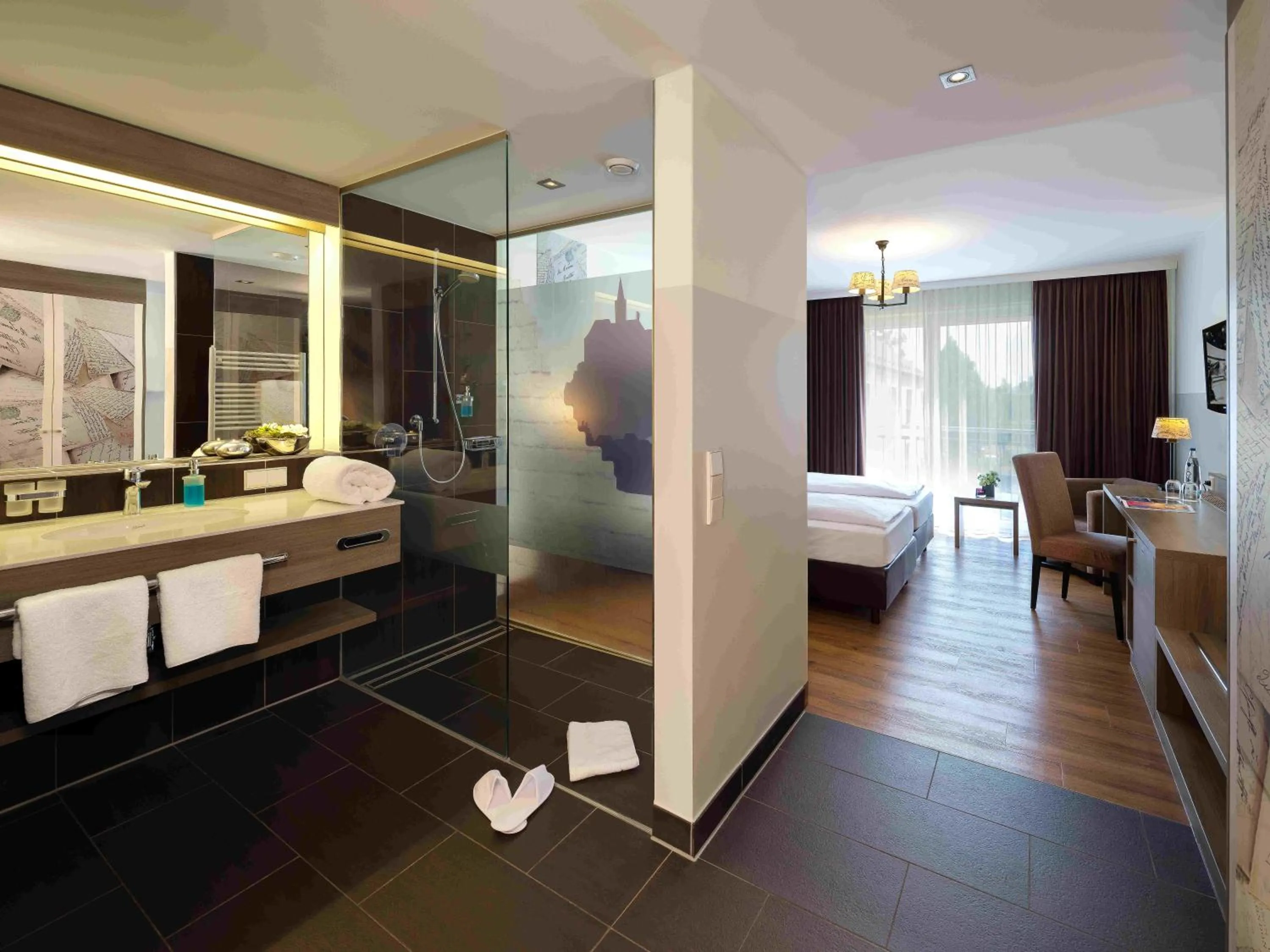 Bathroom, Bed in Posthotel Walhalla Regensburg Ost