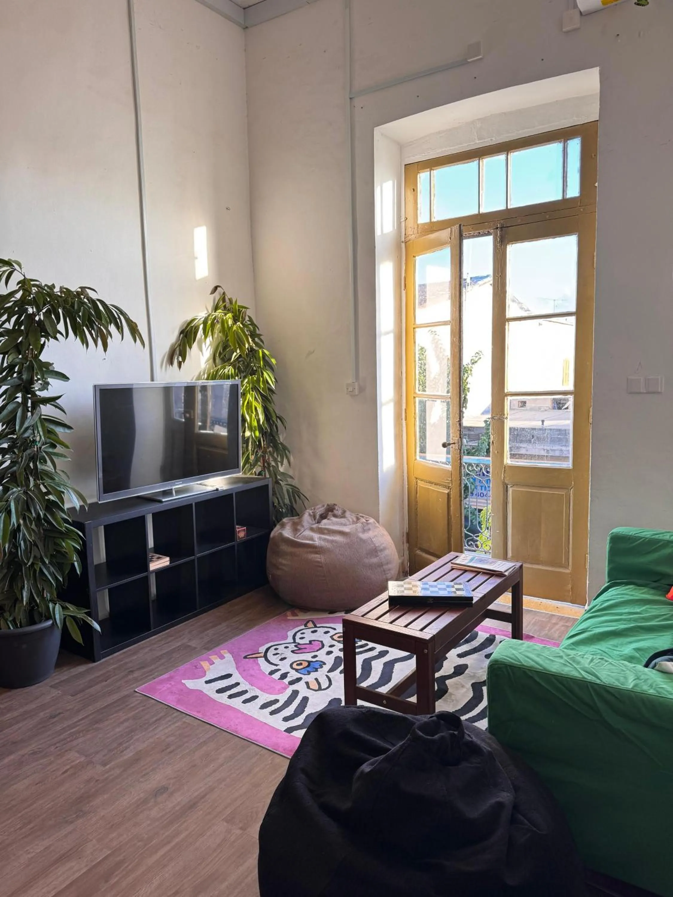 Bee Hostel