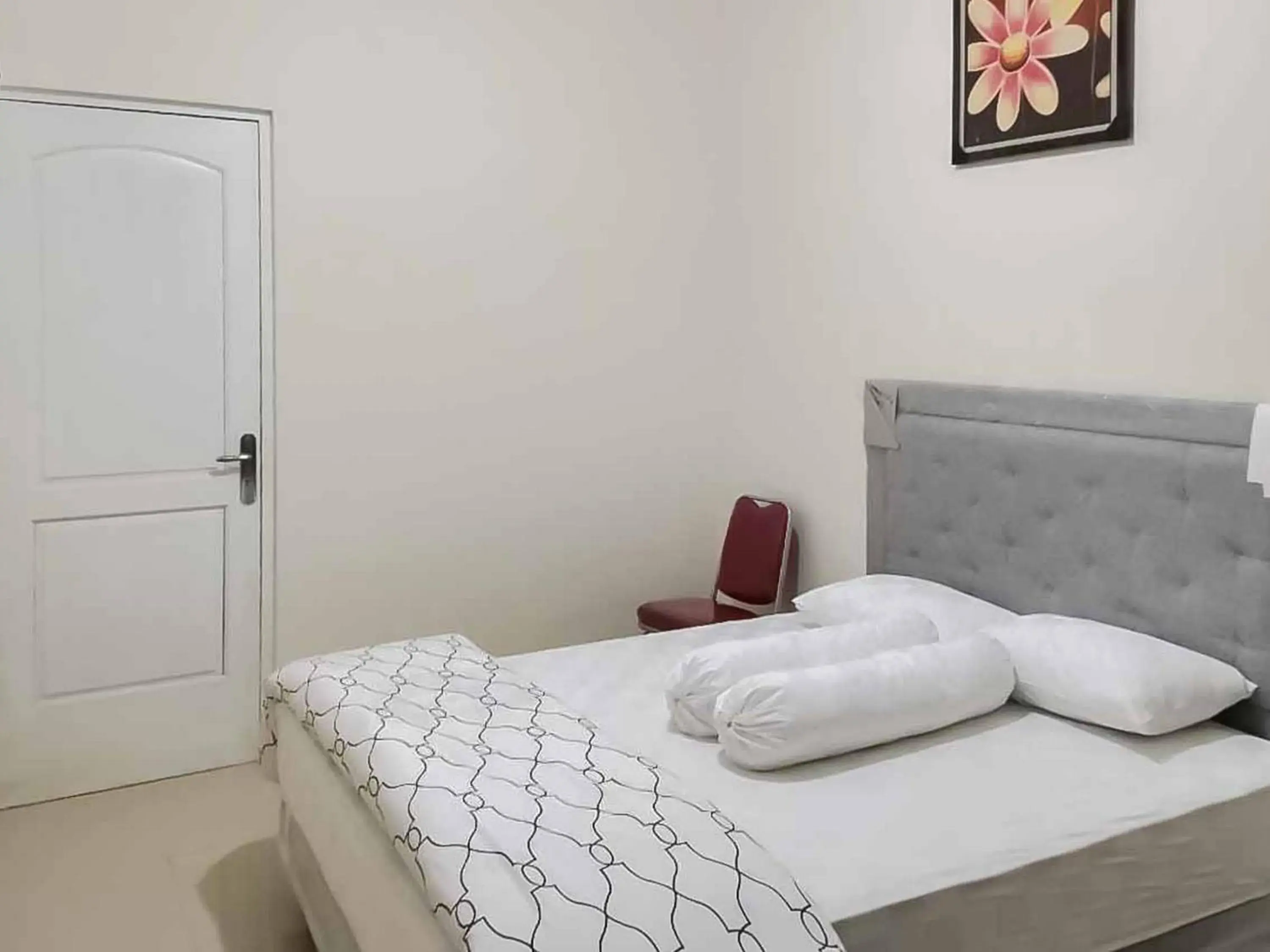 Bed in Wisma Talenta Mitra RedDoorz Bed in Wisma Talenta Mitra RedDoorz