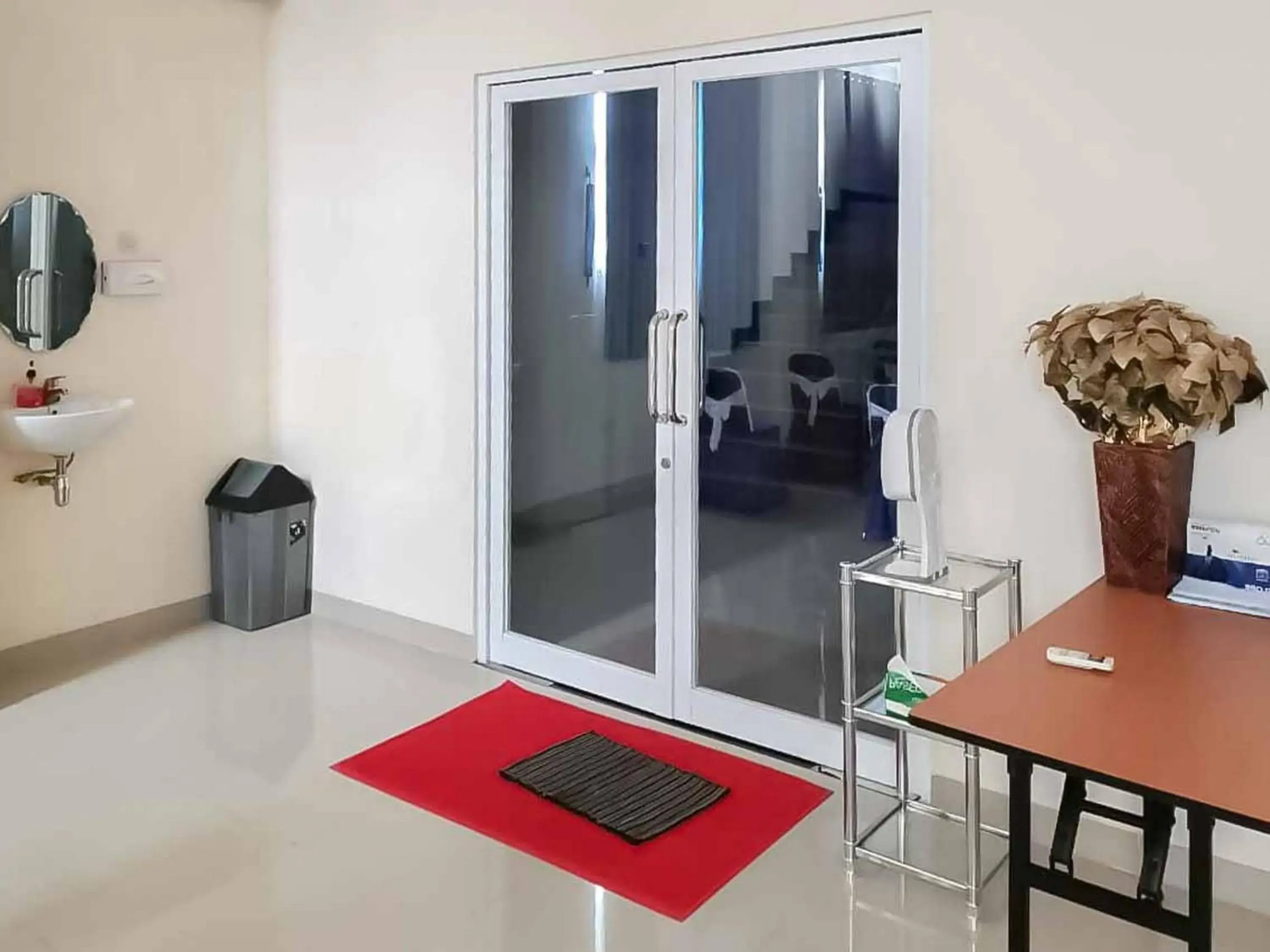Property building in Wisma Talenta Mitra RedDoorz Property building in Wisma Talenta Mitra RedDoorz