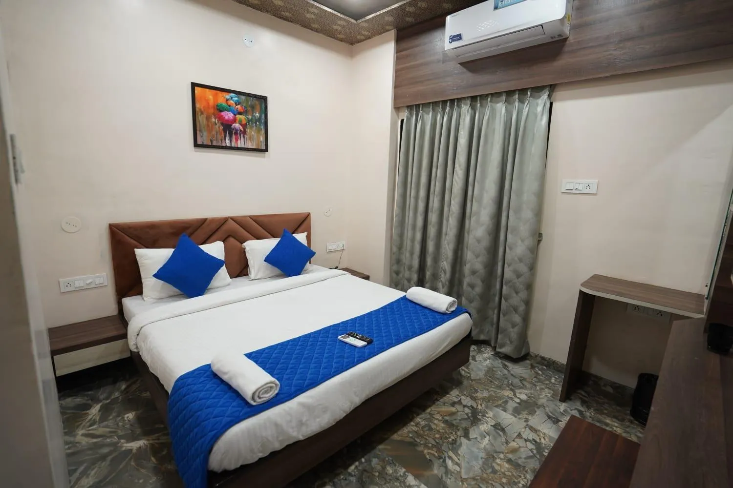Bed in Igatpuri Hills Retreat