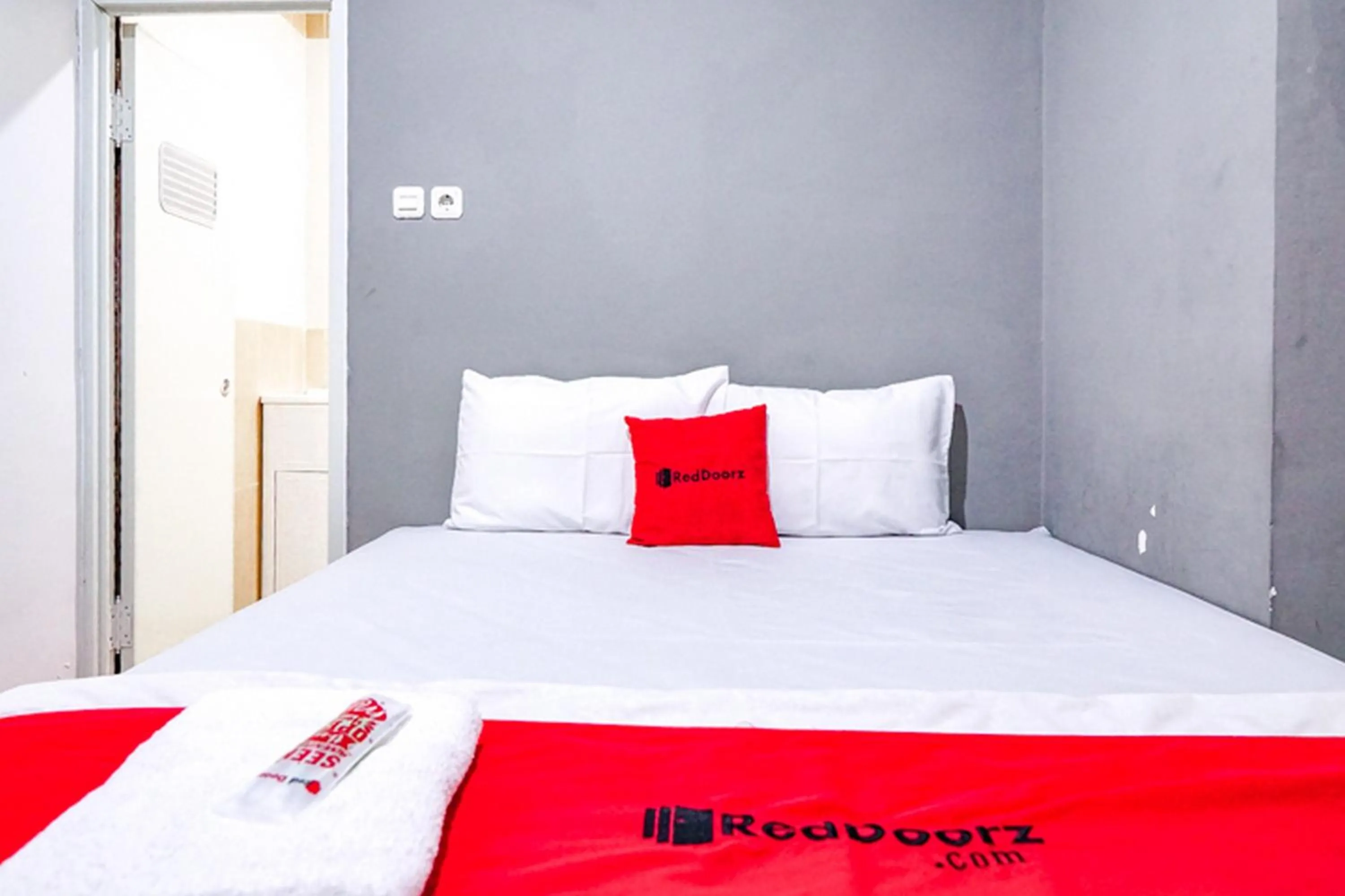 Bed in RedDoorz @ Citraland Surabaya