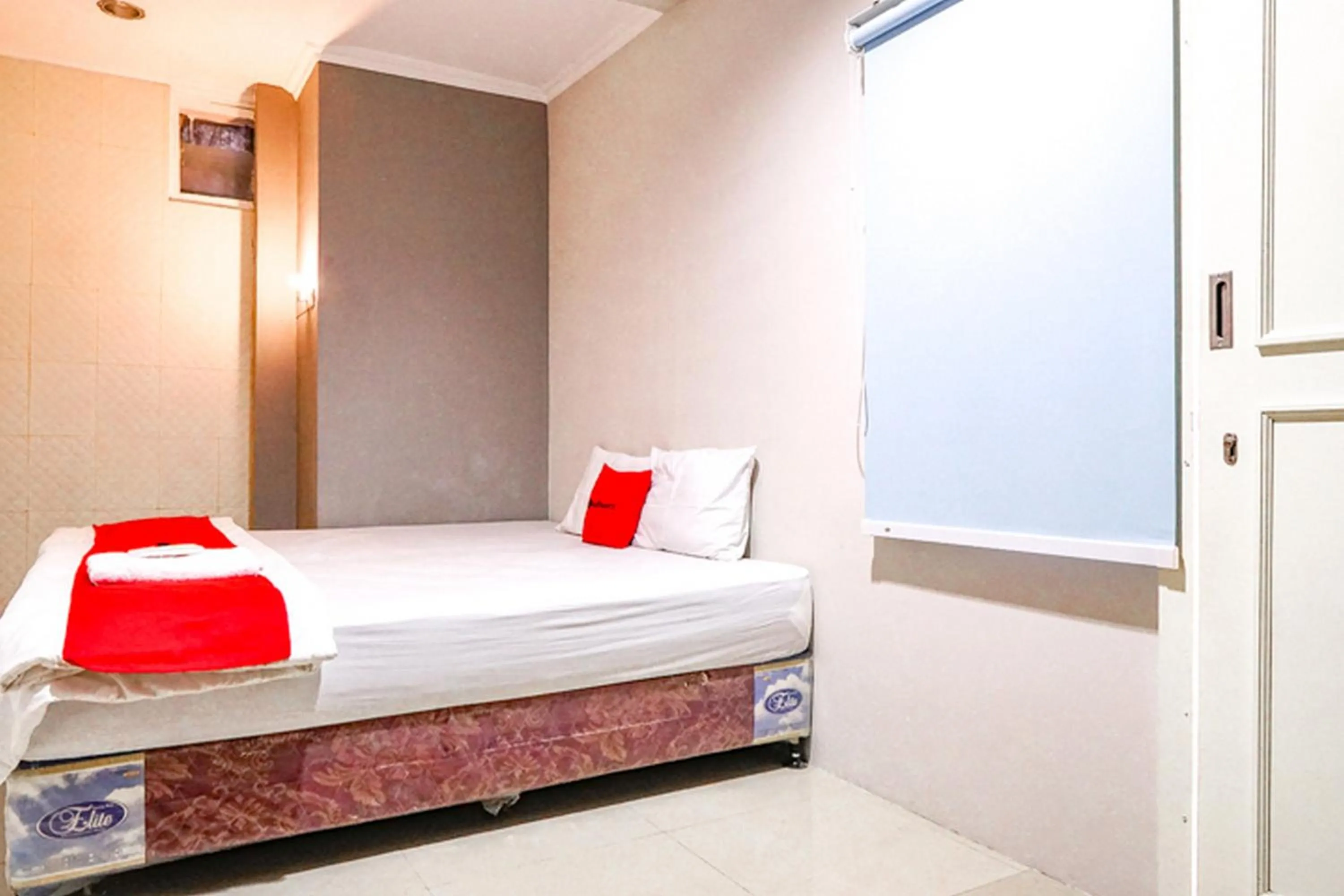 Bed in RedDoorz @ Citraland Surabaya
