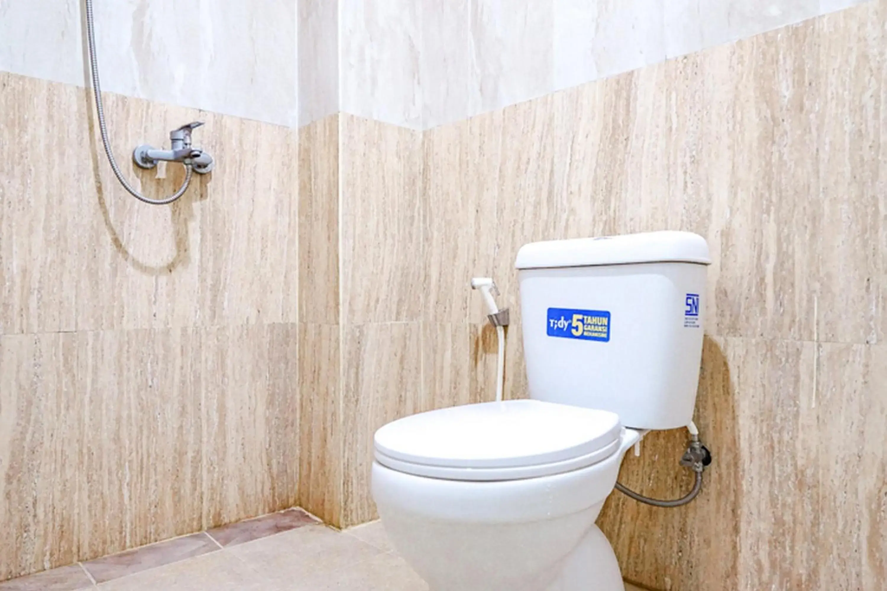 RedDoorz @ Citraland Surabaya RedDoorz @ Citraland Surabaya