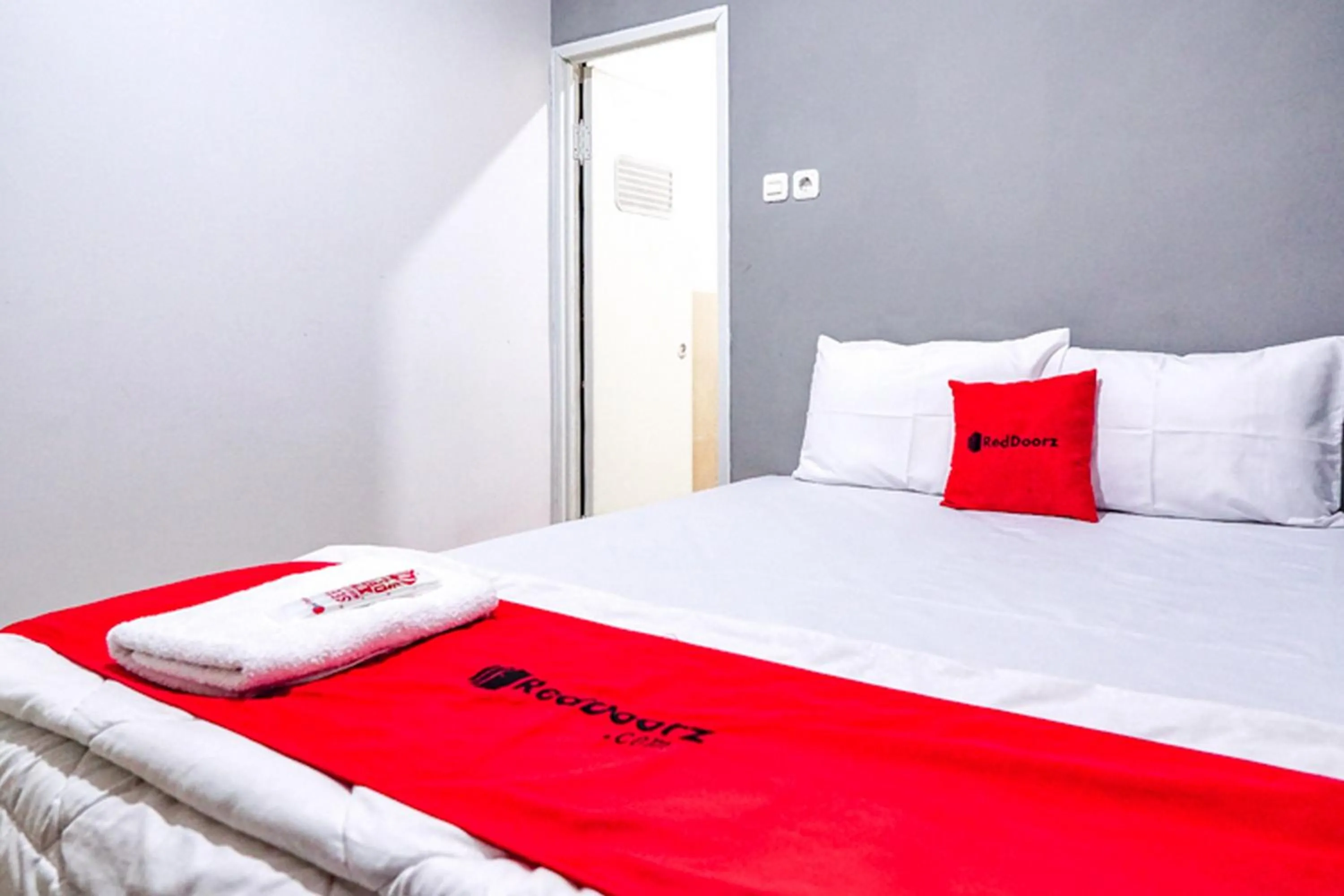 Bed in RedDoorz @ Citraland Surabaya