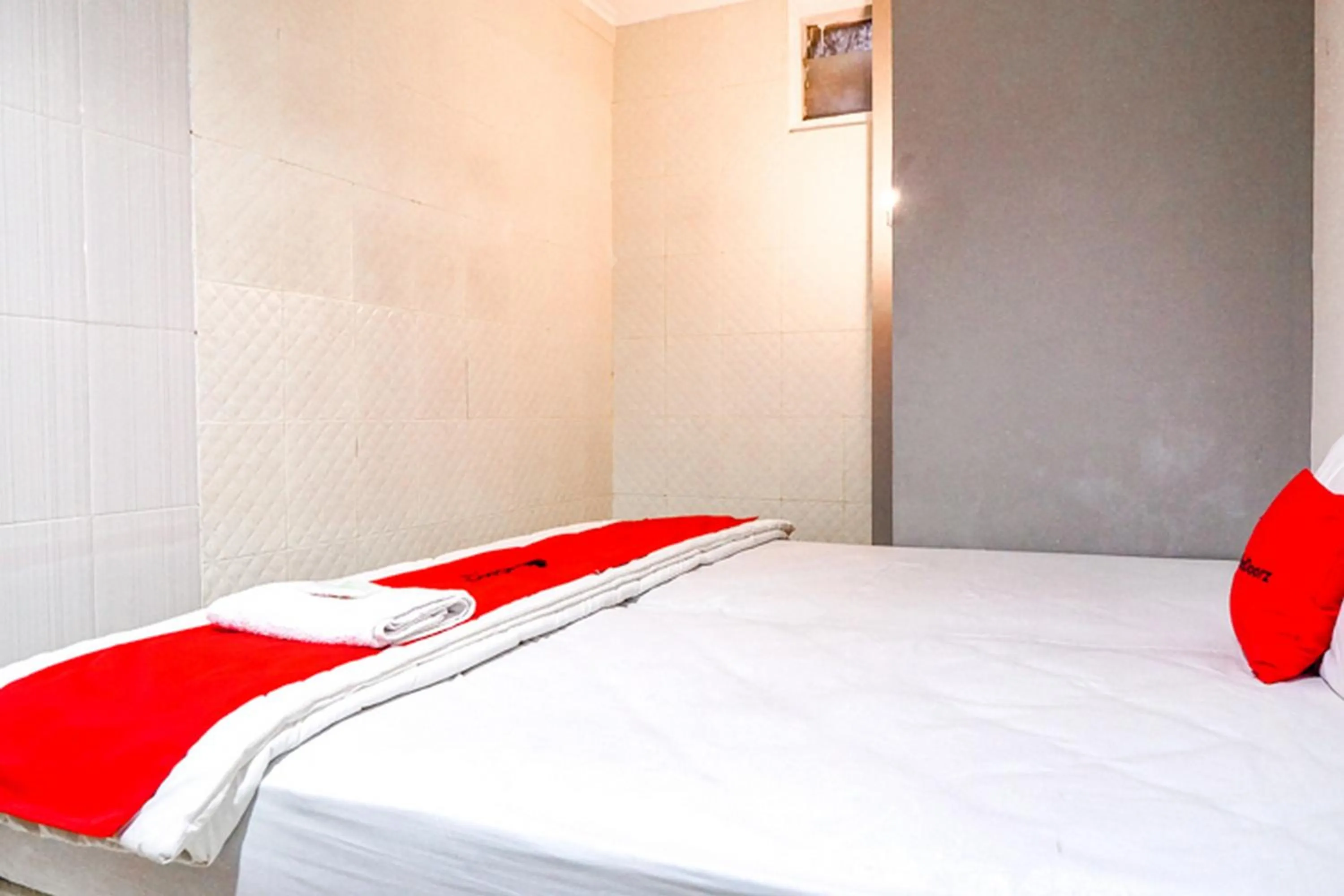 Bed in RedDoorz @ Citraland Surabaya