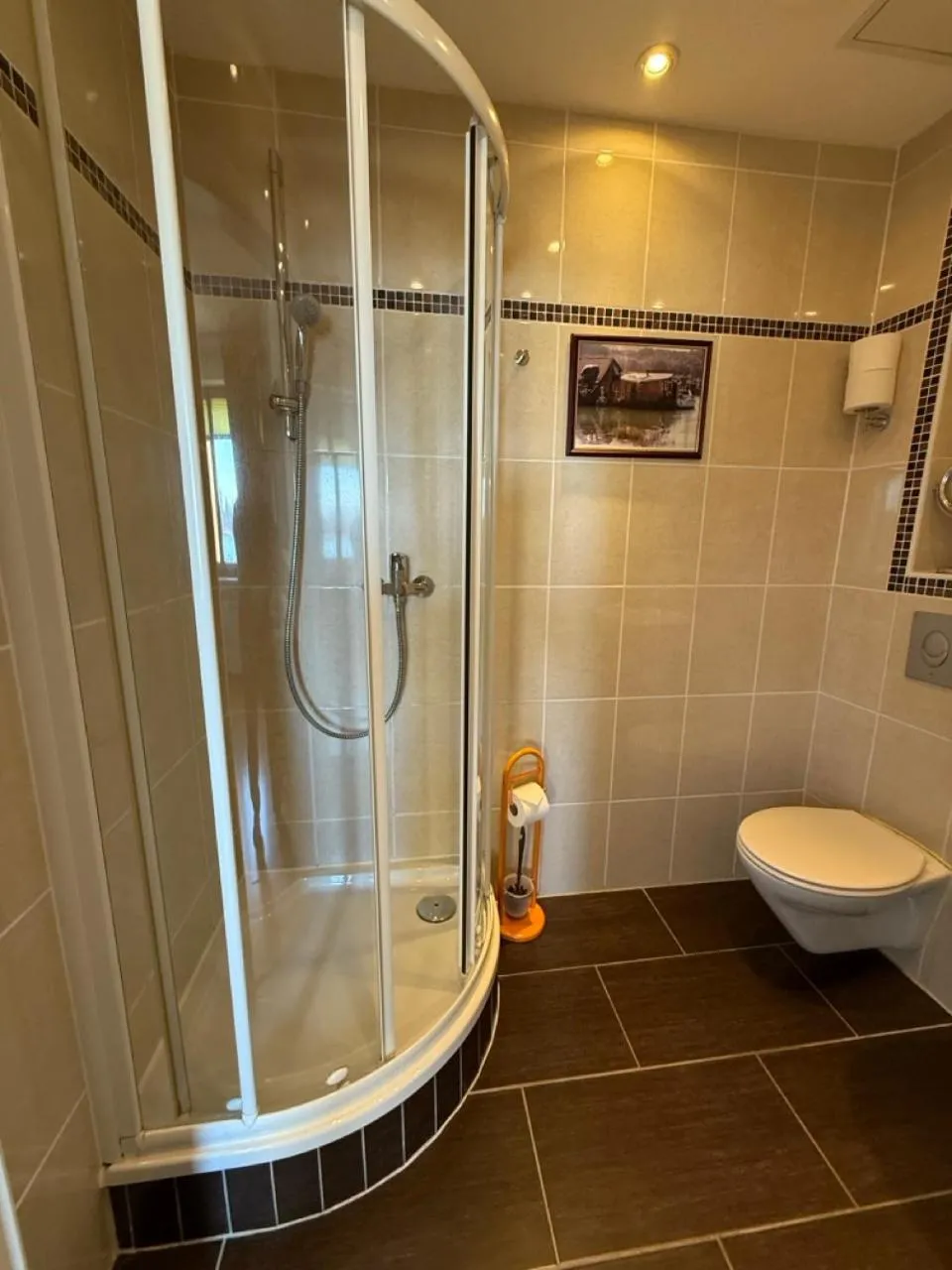 Shower in Pension am Tiefen See