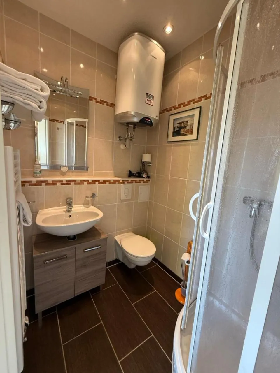 Shower in Pension am Tiefen See
