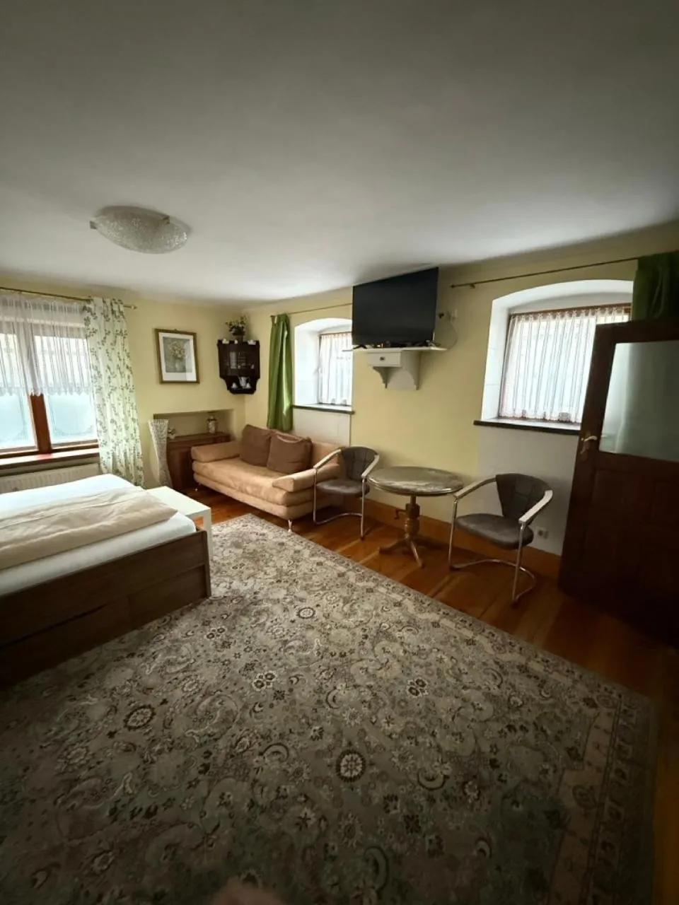 Bed in Pension am Tiefen See