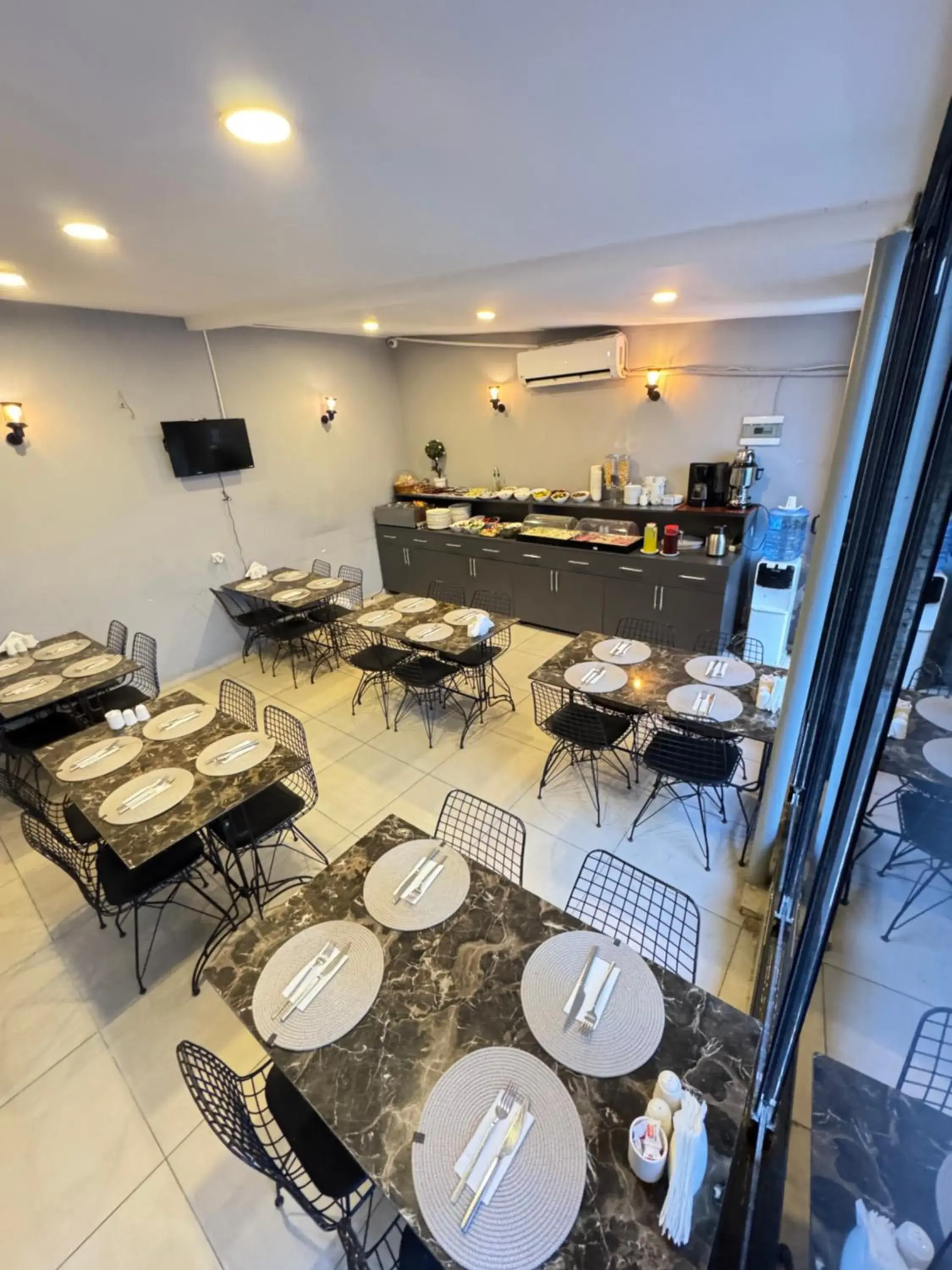 Restaurant/places to eat in Castillo Rojo Hotel Istanbul Restaurant/places to eat in Castillo Rojo Hotel Istanbul