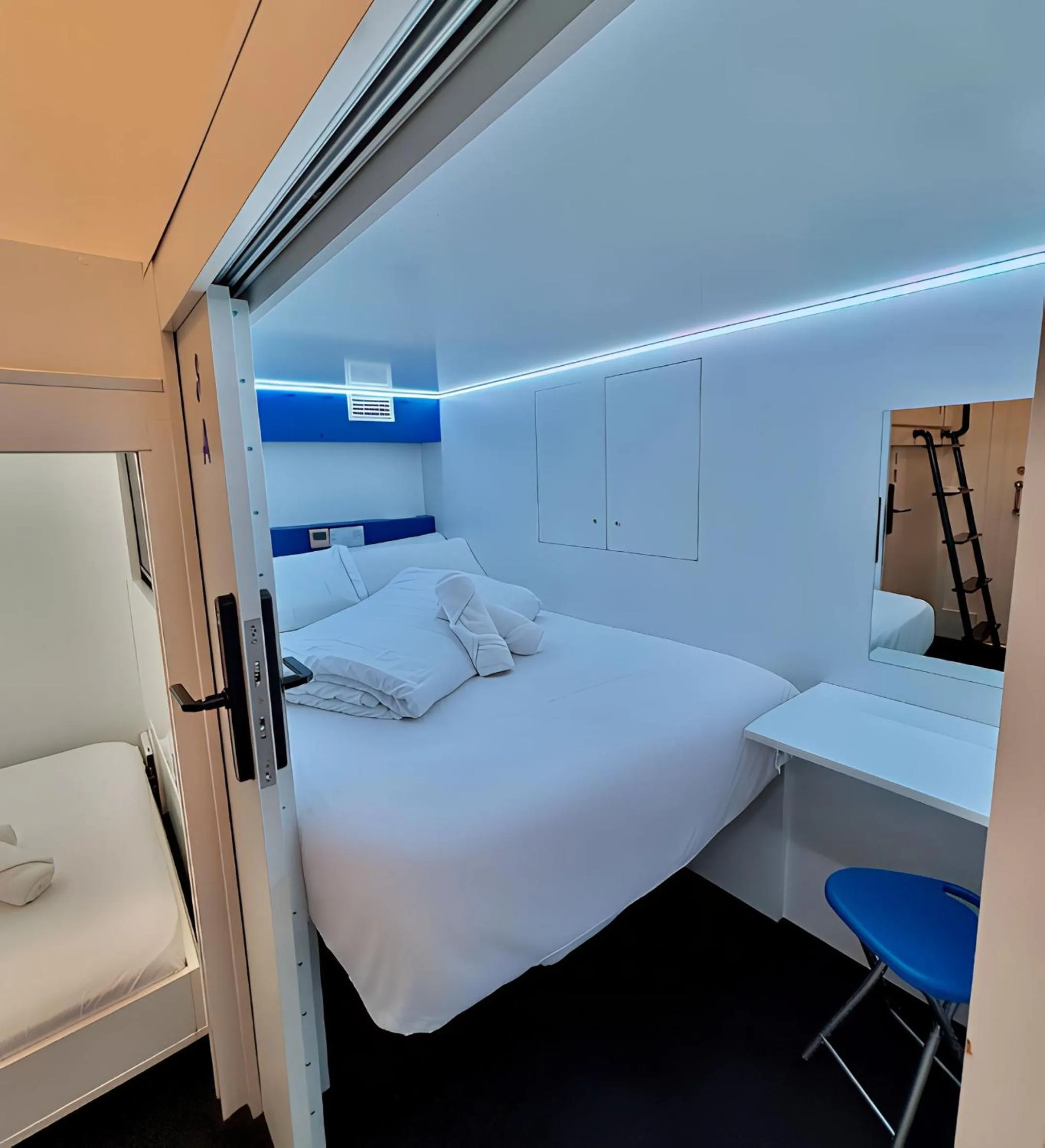 Bed in Modular Rooms