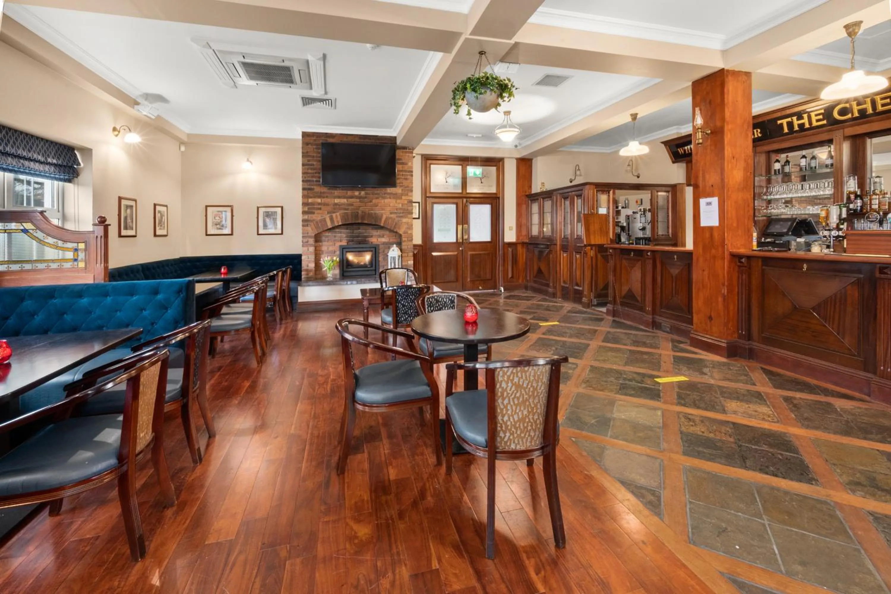 Restaurant/places to eat in Rathkeale House Hotel