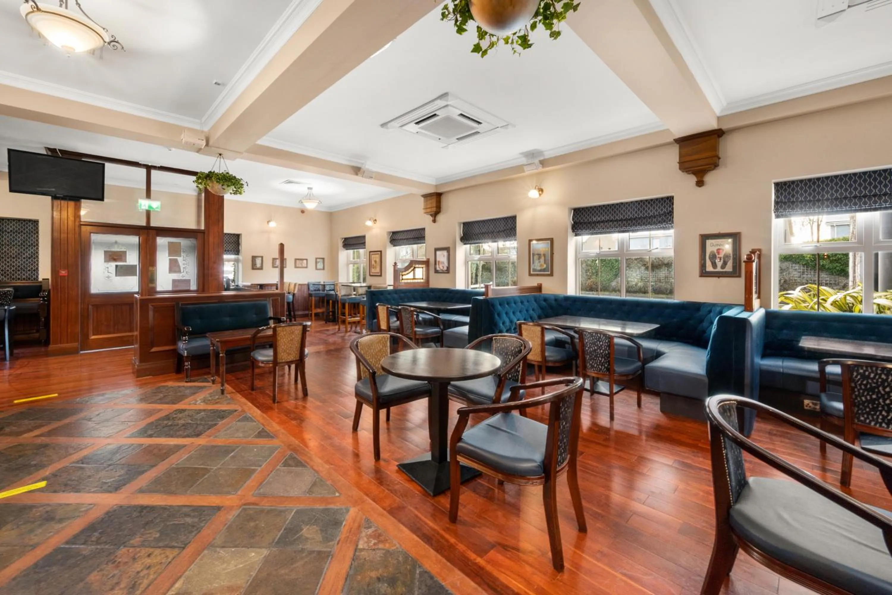Restaurant/places to eat in Rathkeale House Hotel
