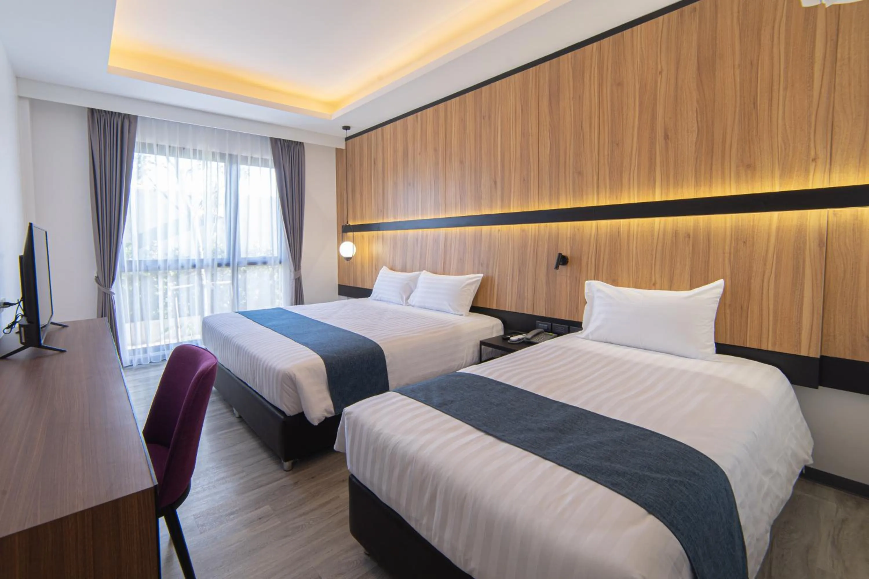 Bedroom, Bed in Gate43 Airport Hotel