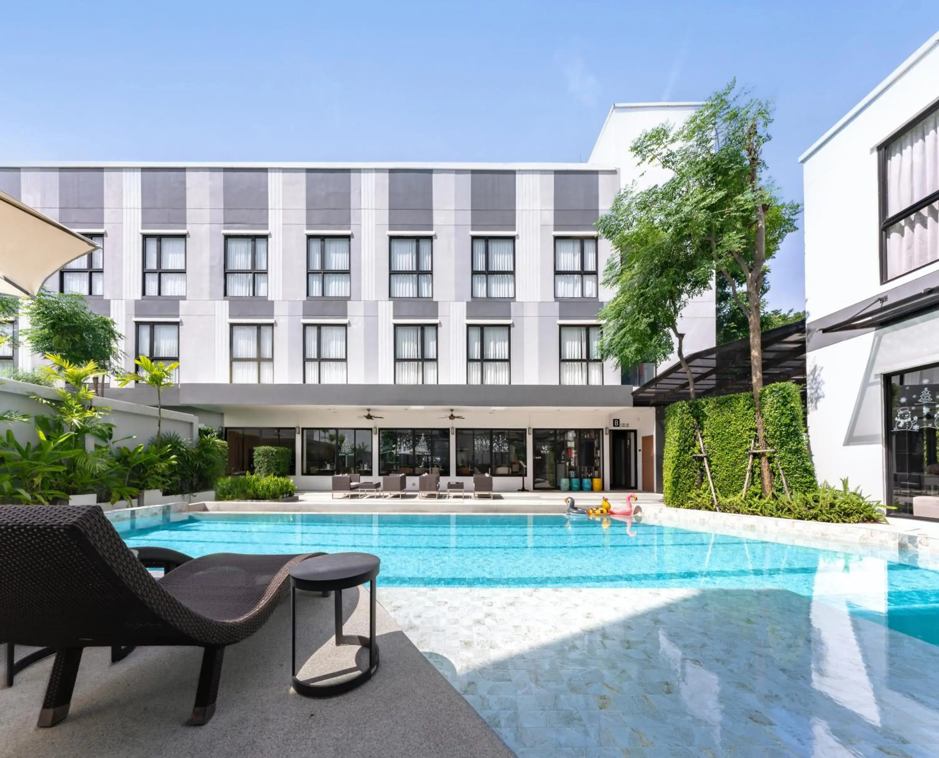 Property building in Gate43 Airport Hotel Property building in Gate43 Airport Hotel