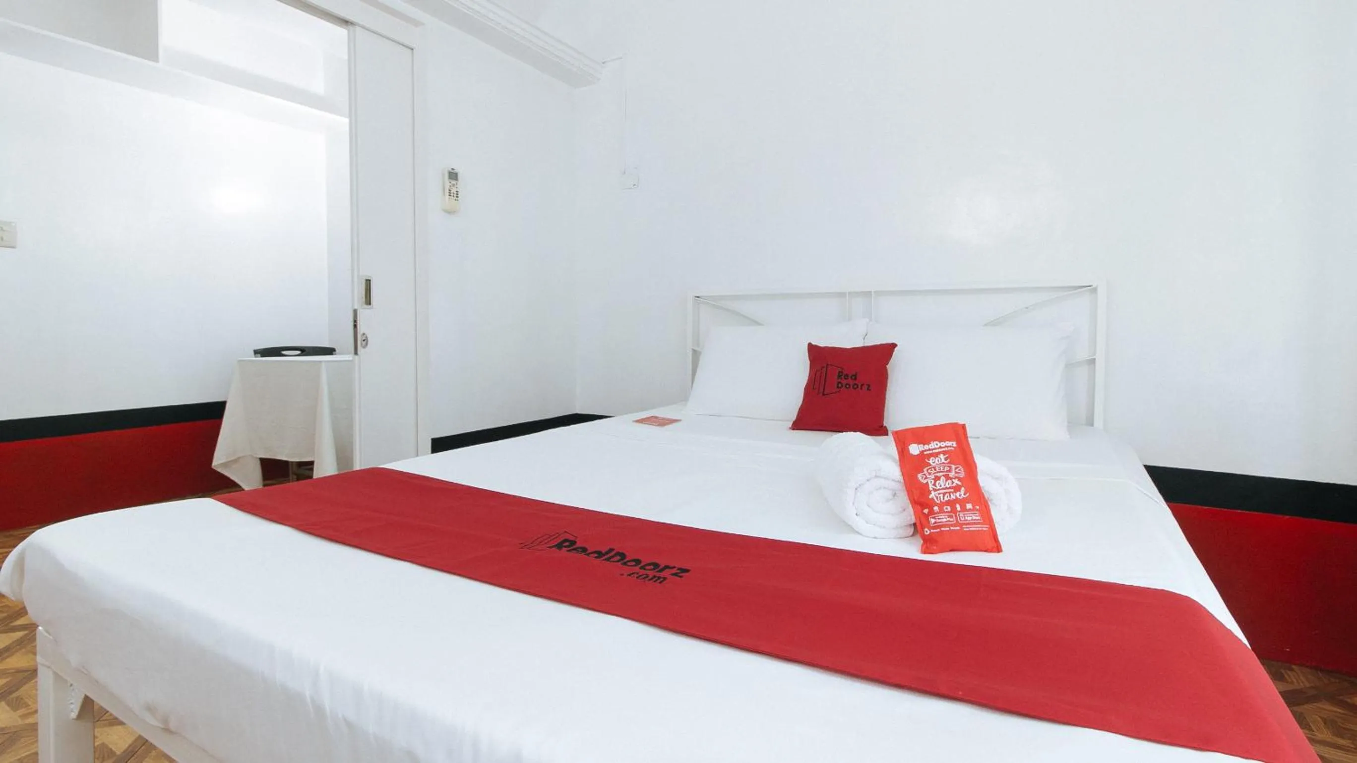 Photo of the whole room, Bed in RedDoorz at The Providence Tower