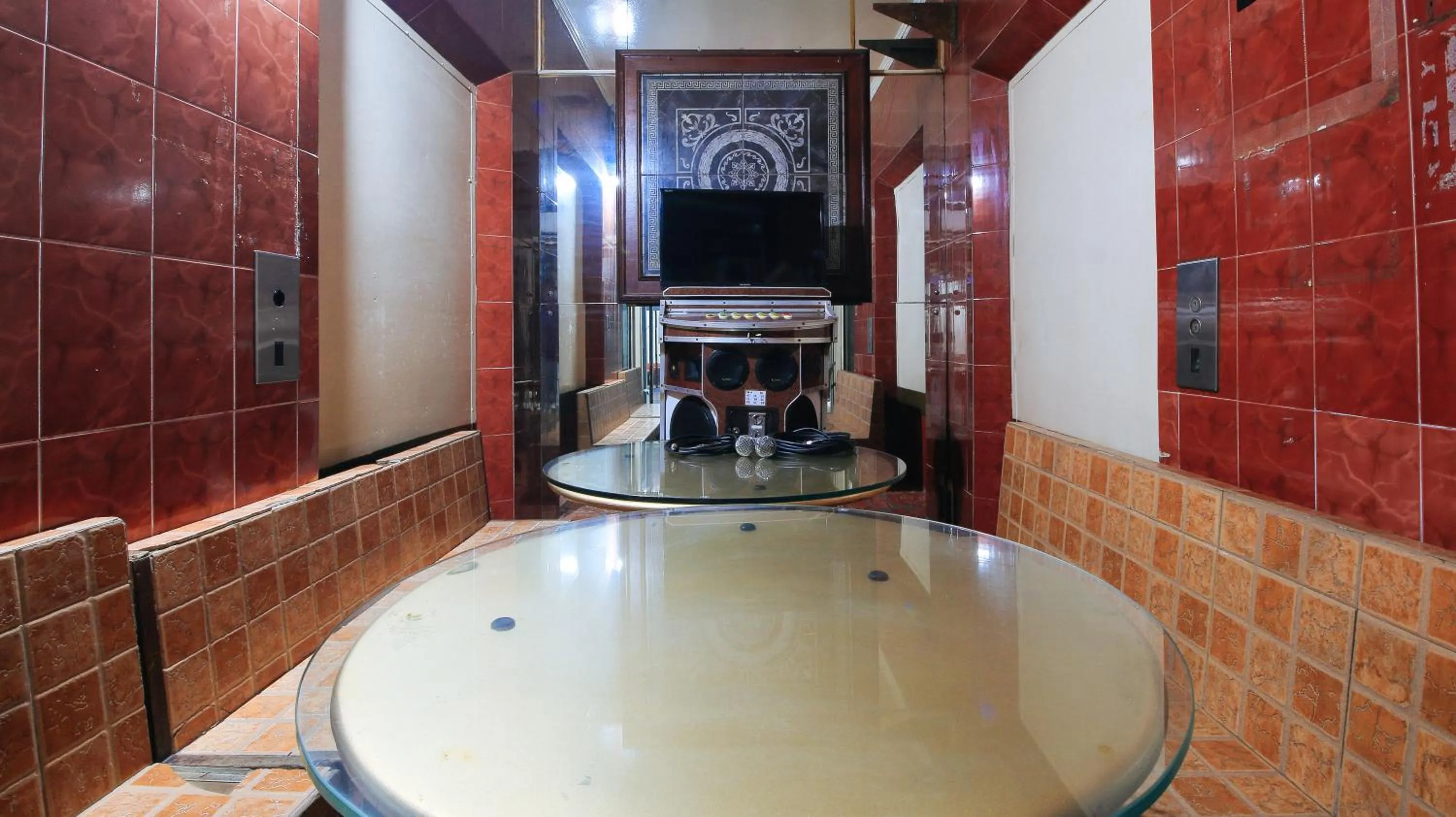 Lounge or bar in RedDoorz at The Providence Tower