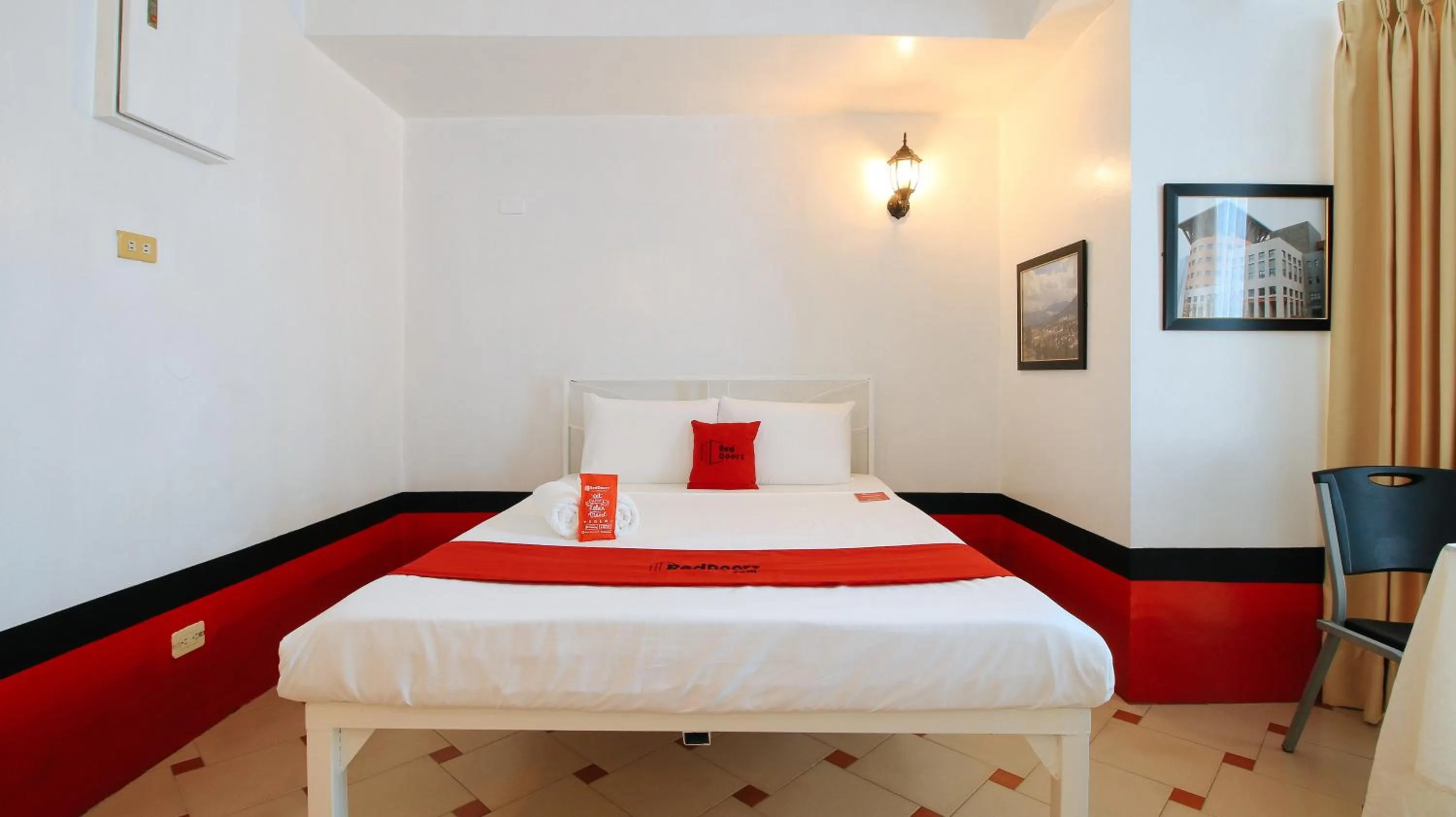 Photo of the whole room, Bed in RedDoorz at The Providence Tower