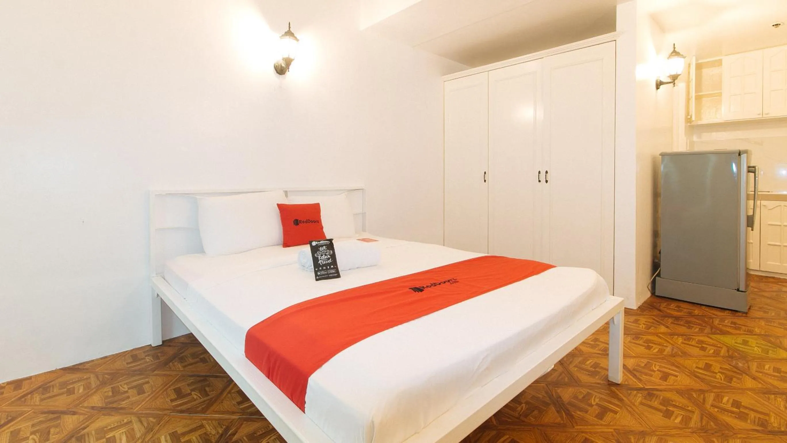 Photo of the whole room, Bed in RedDoorz at The Providence Tower