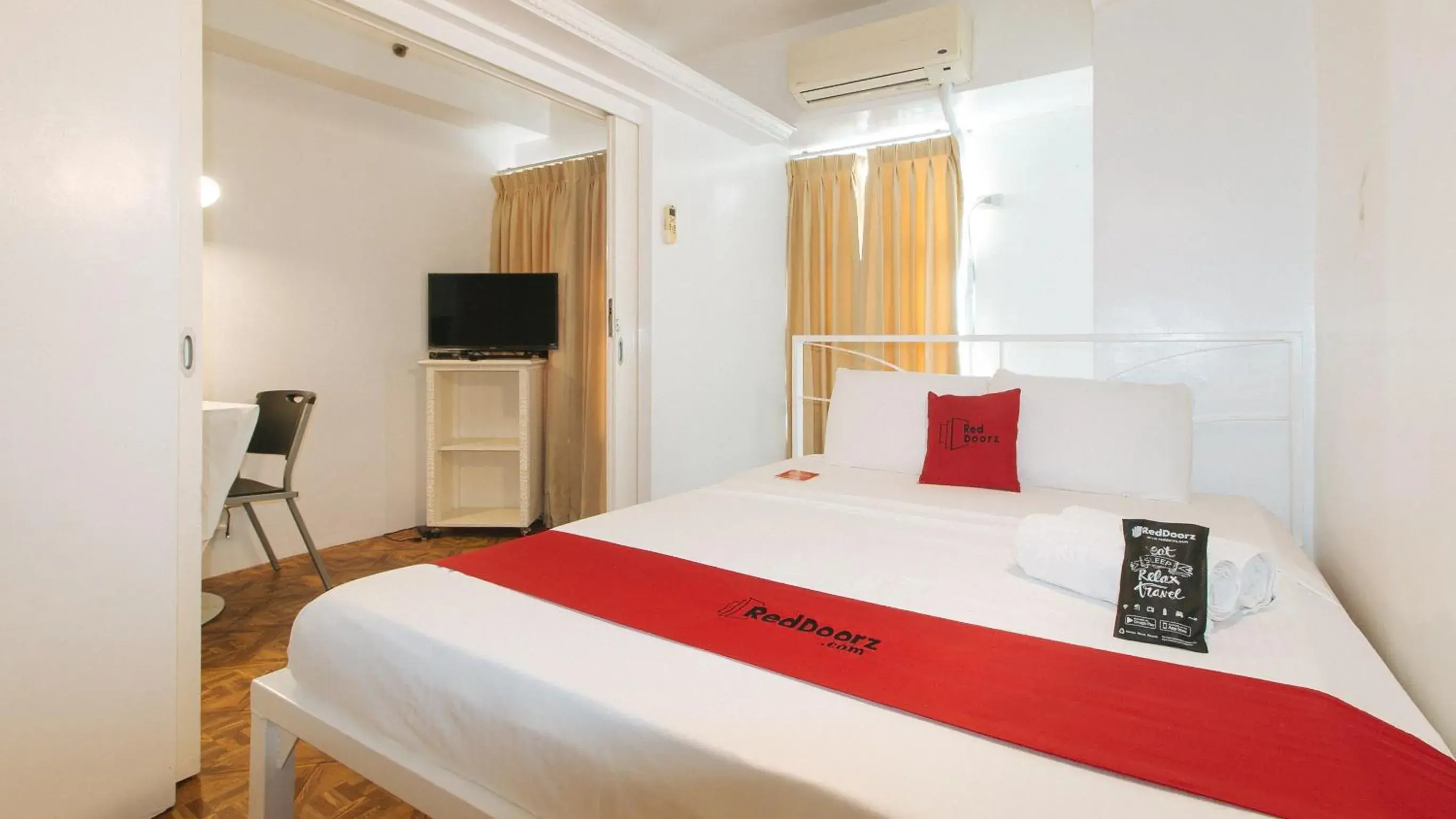 Queen Room in RedDoorz at The Providence Tower Queen Room in RedDoorz at The Providence Tower