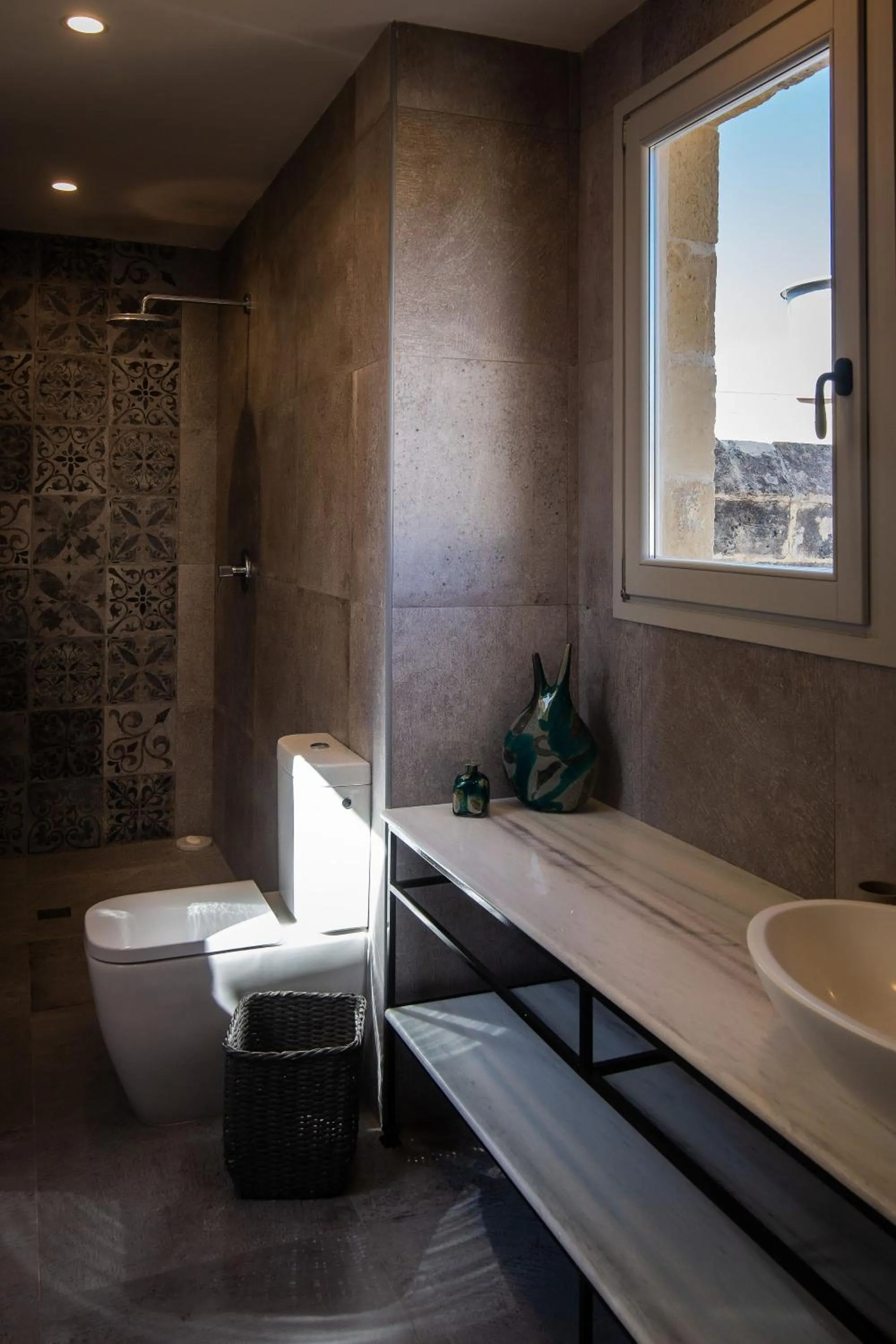 Bathroom in Palazzino Birgu Host Family Bed and Breakfast