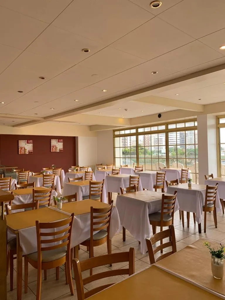 Restaurant/places to eat in Hotel Atlántico Suites