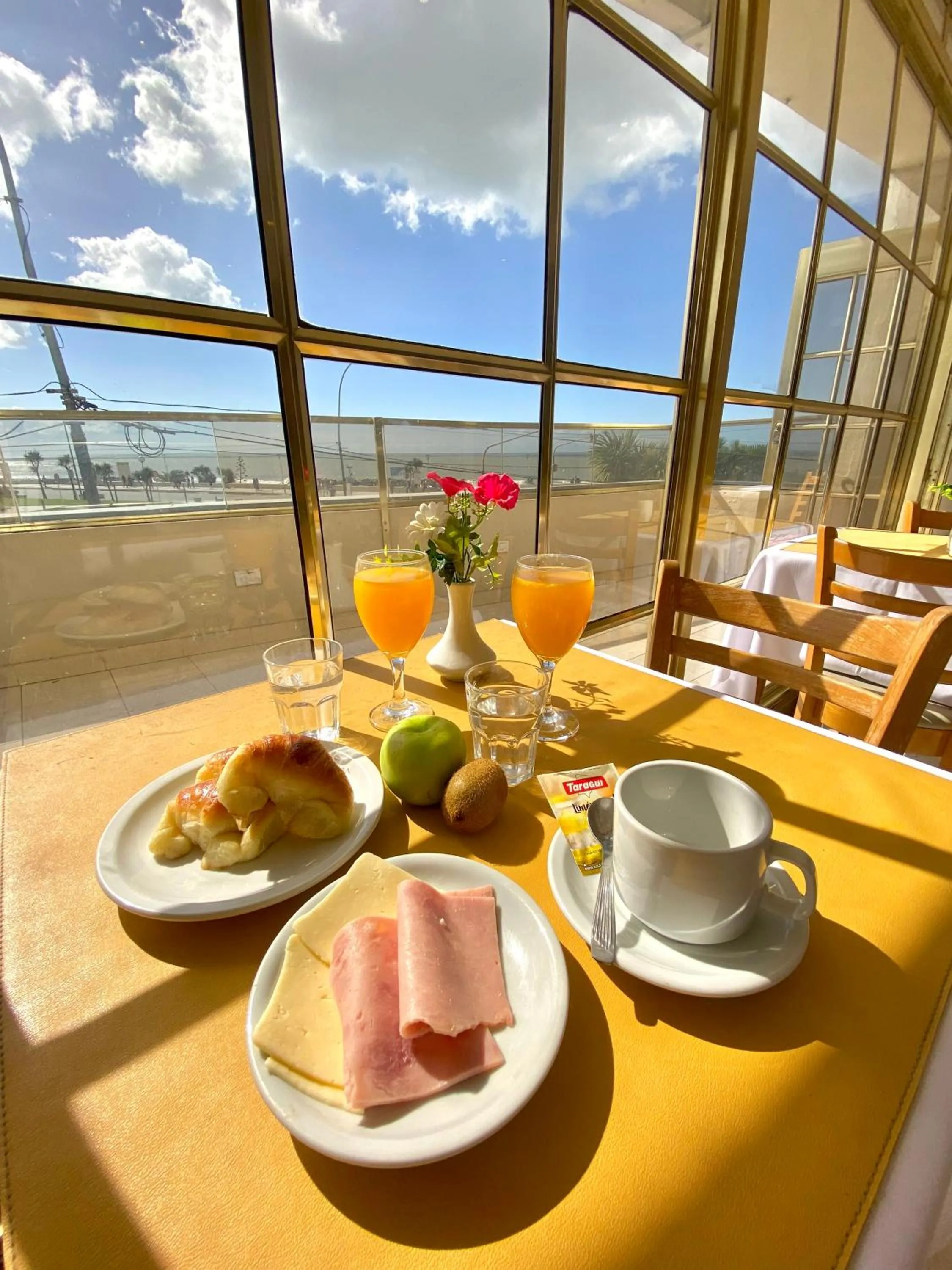 Dining area in Hotel Atlántico Suites
