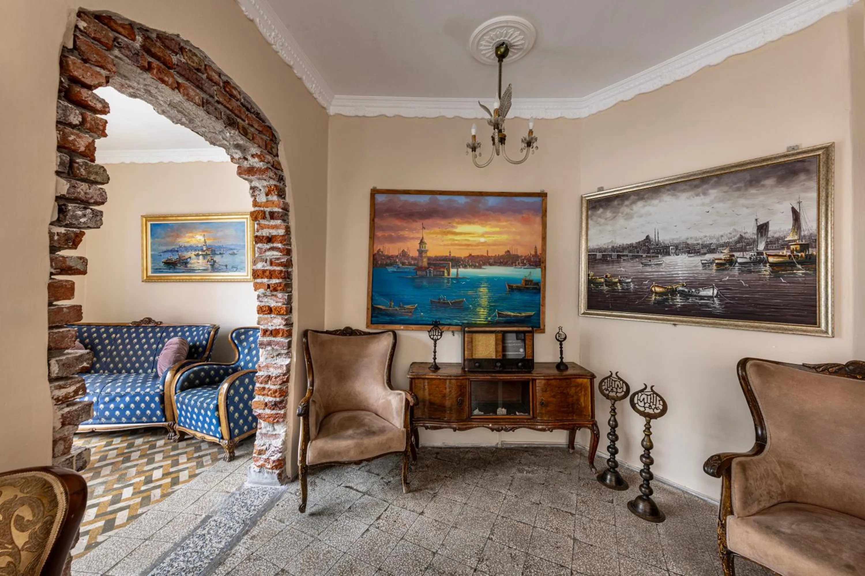 TV and multimedia in Bahaus Guesthouse Hostel