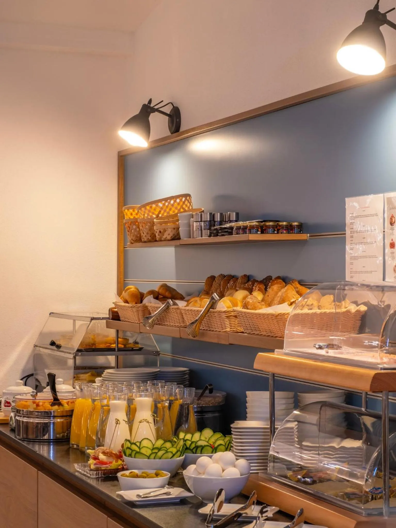 Breakfast in Villa Flöckner Bed & Breakfast