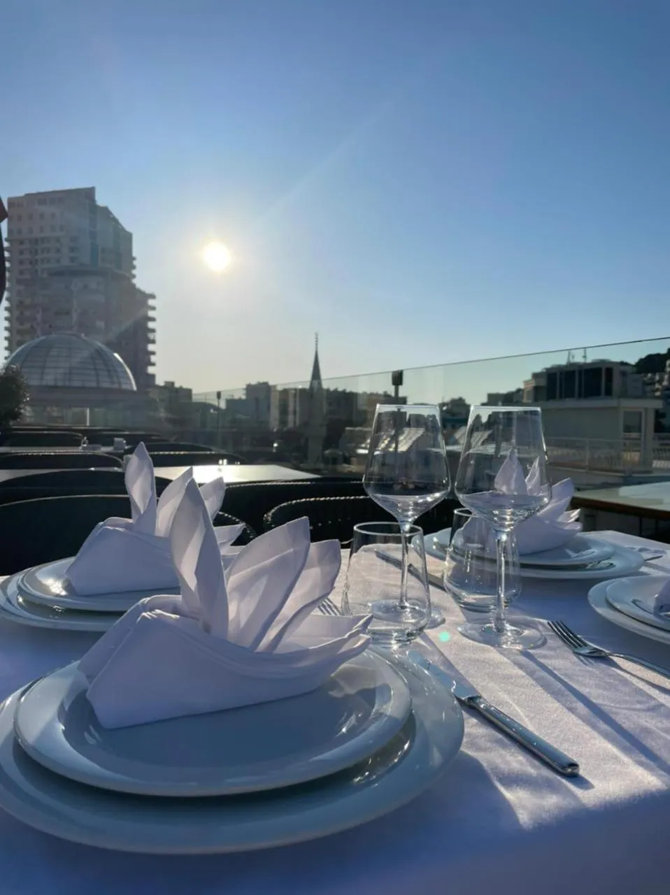 Restaurant/places to eat in Envy Hotel