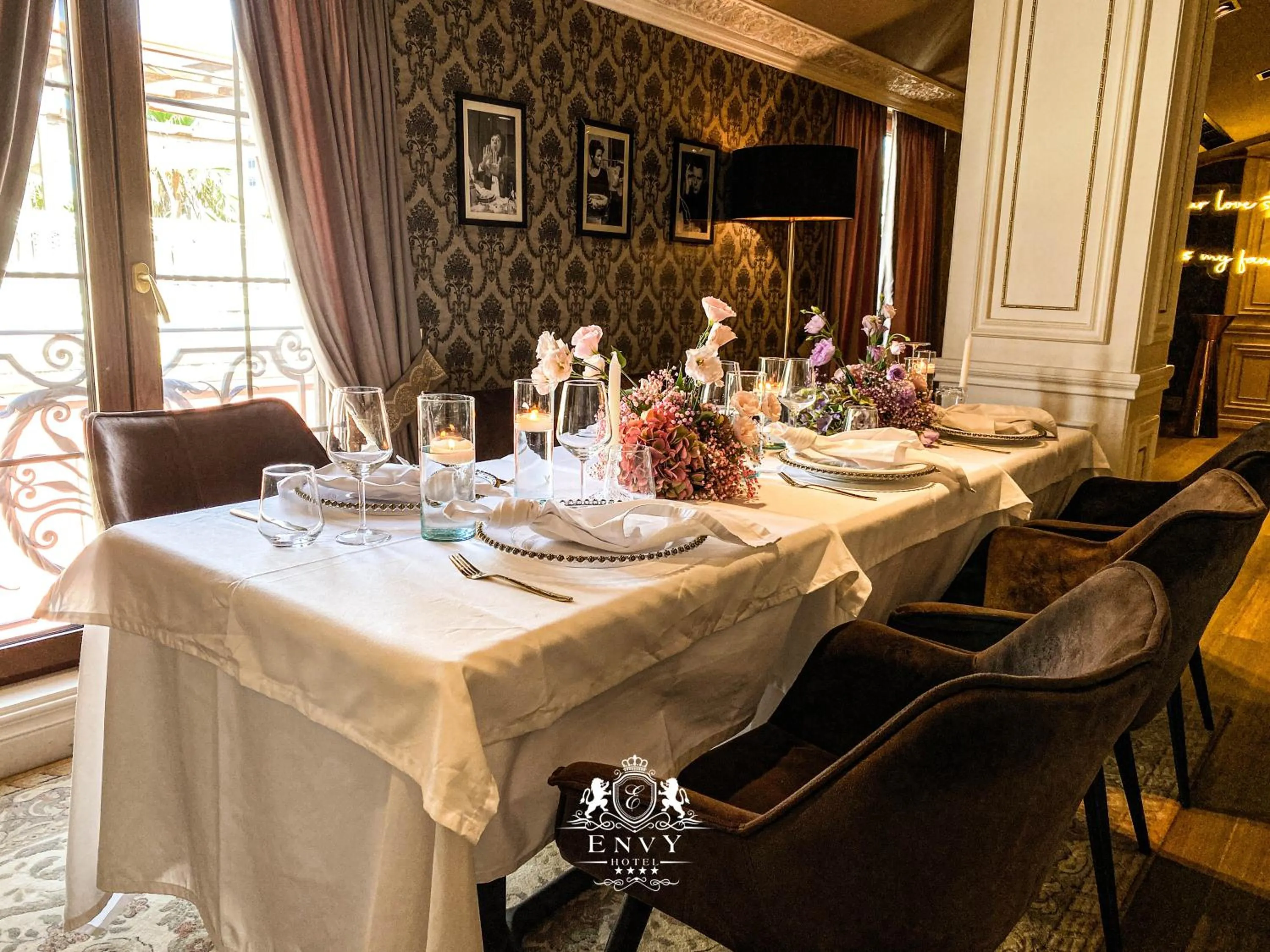 Restaurant/places to eat in Envy Hotel