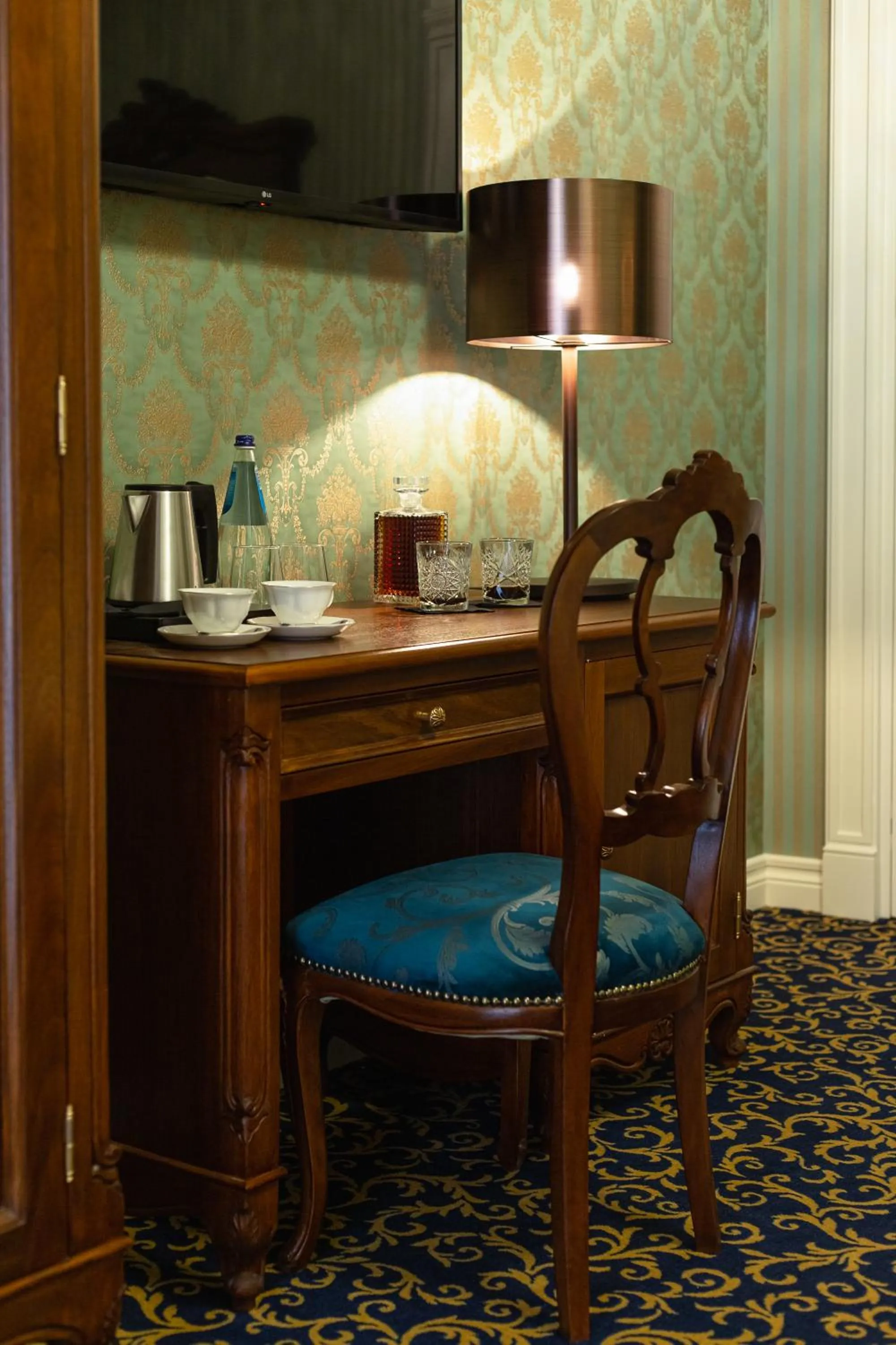 Coffee/tea facilities in Envy Hotel