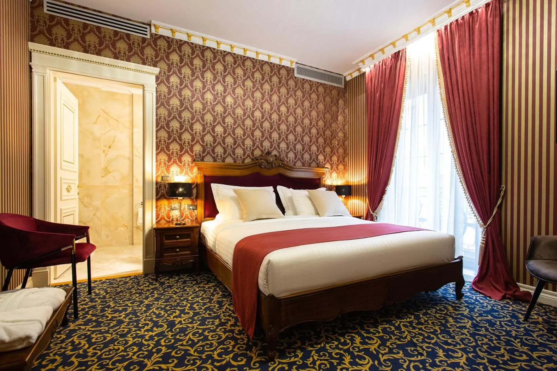 Photo of the whole room in Envy Hotel