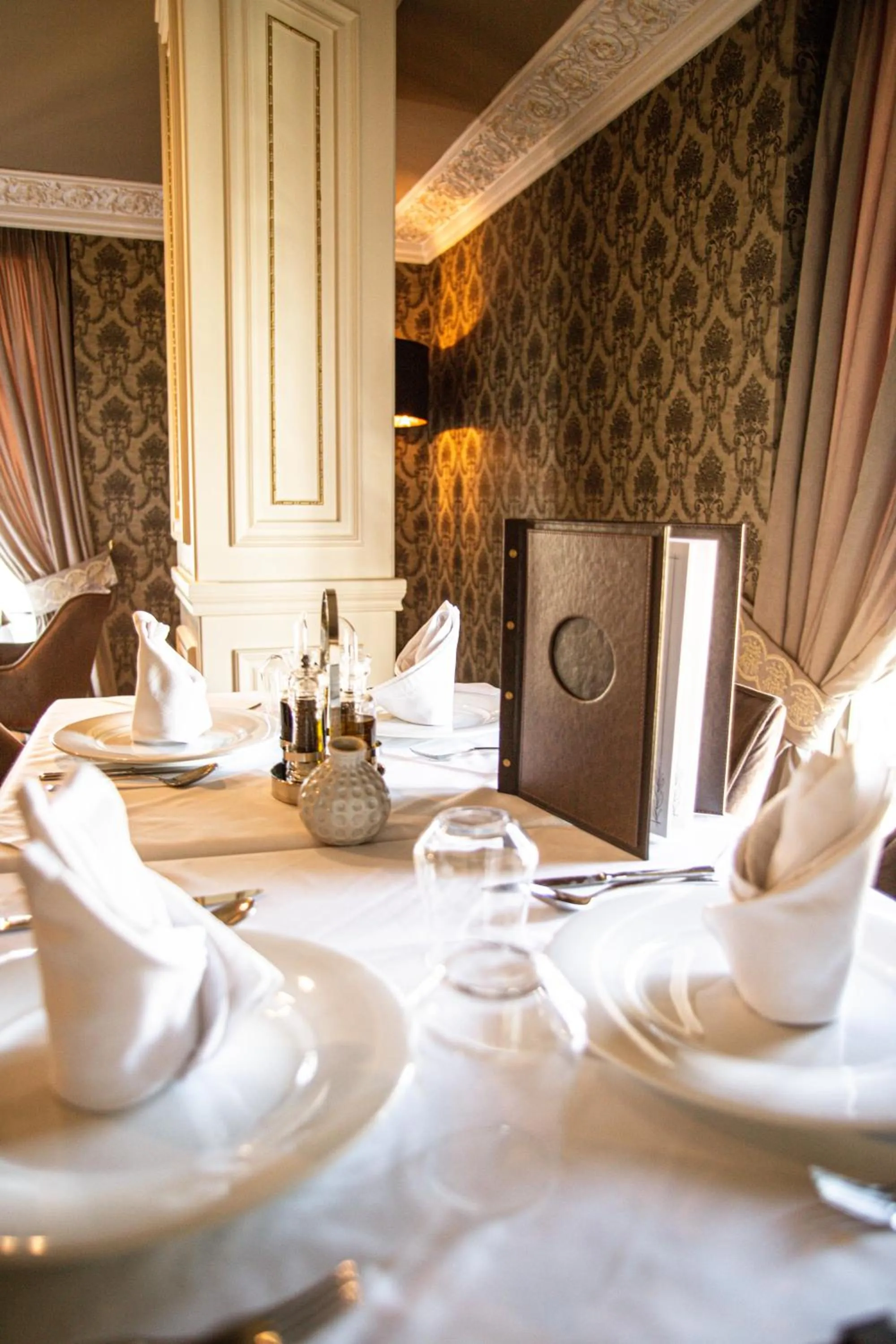 Restaurant/places to eat in Envy Hotel