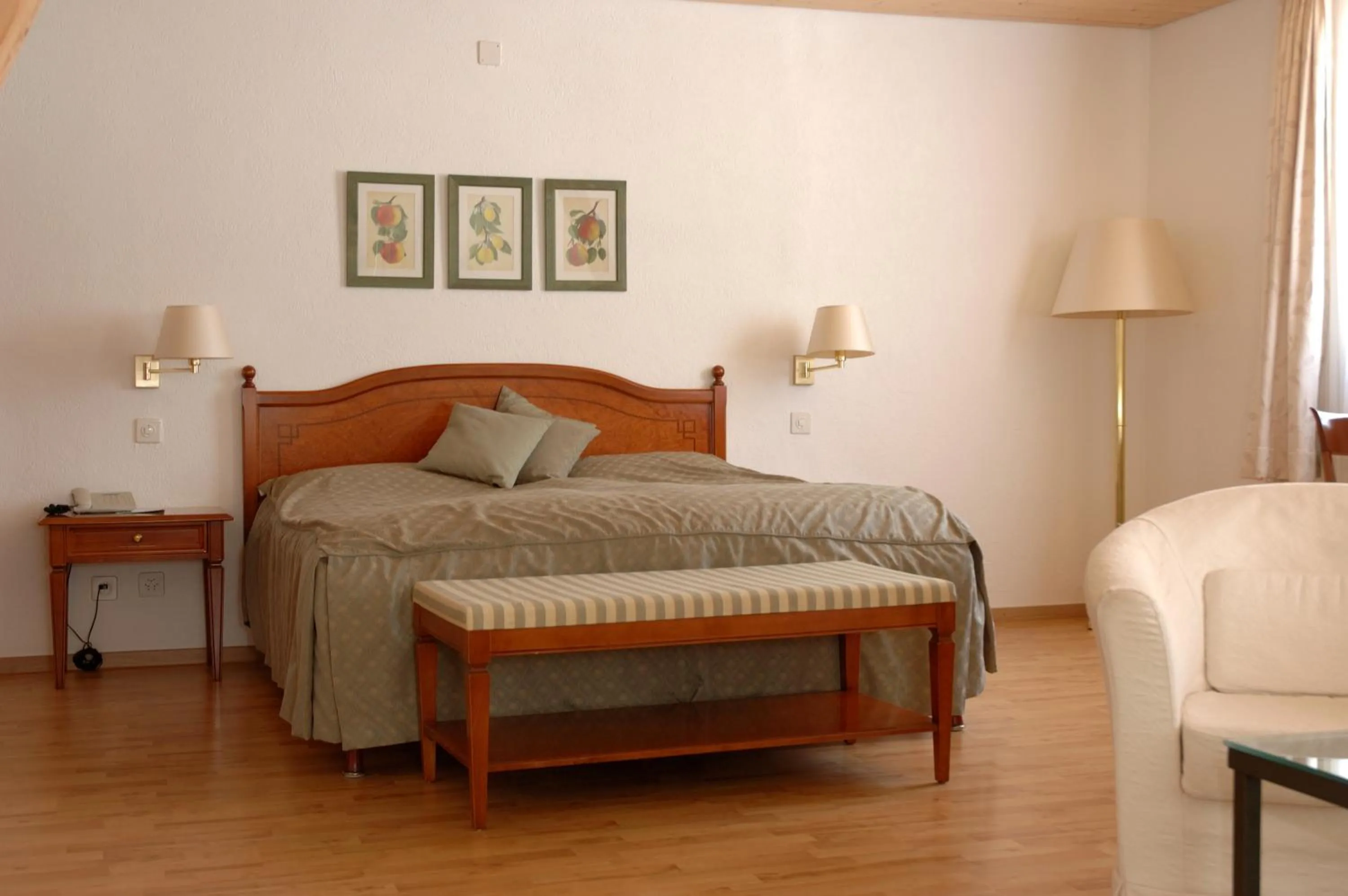 Bed in Belle Epoque Hotel Victoria & Apartments