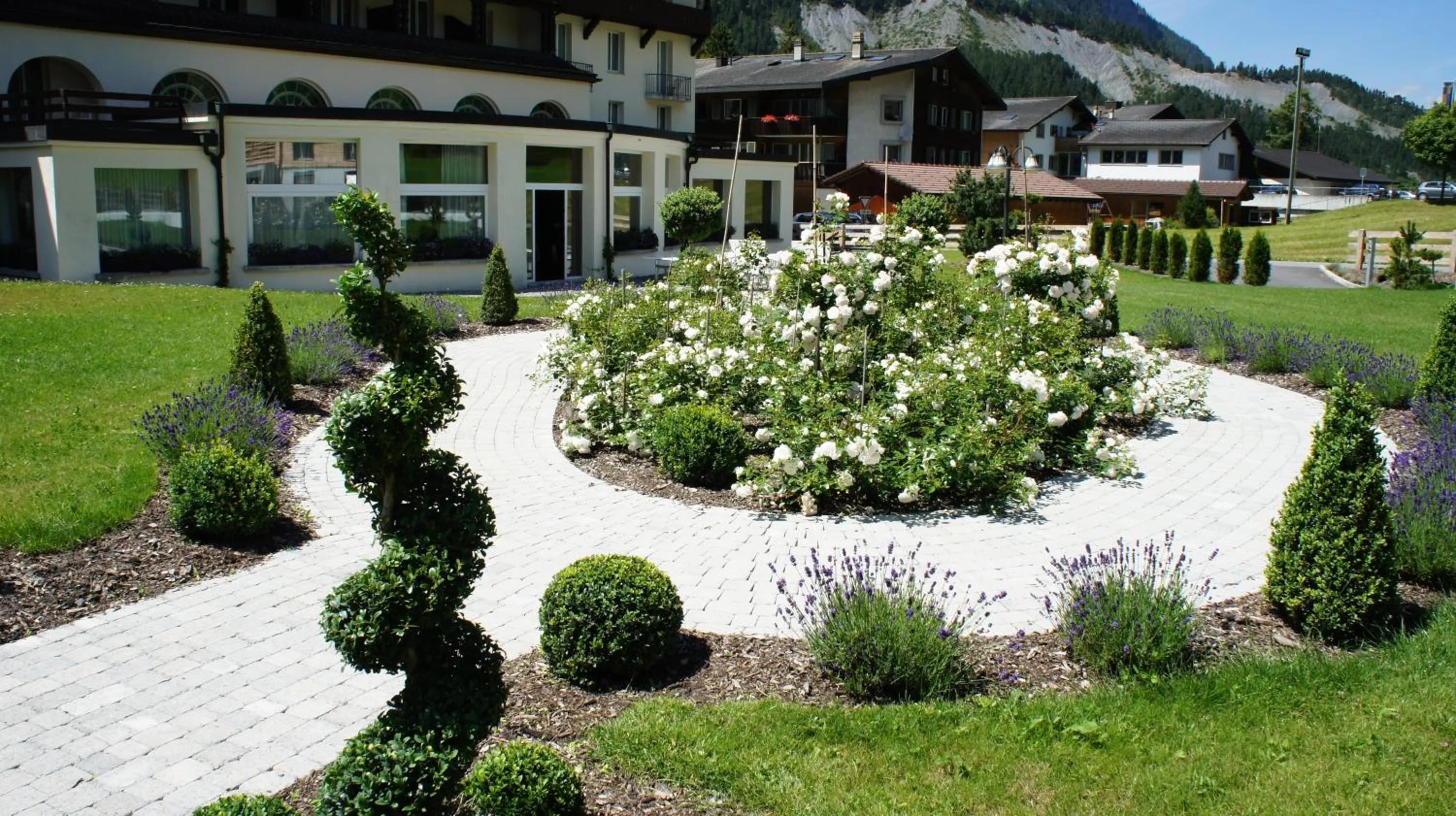 Garden in Belle Epoque Hotel Victoria & Apartments