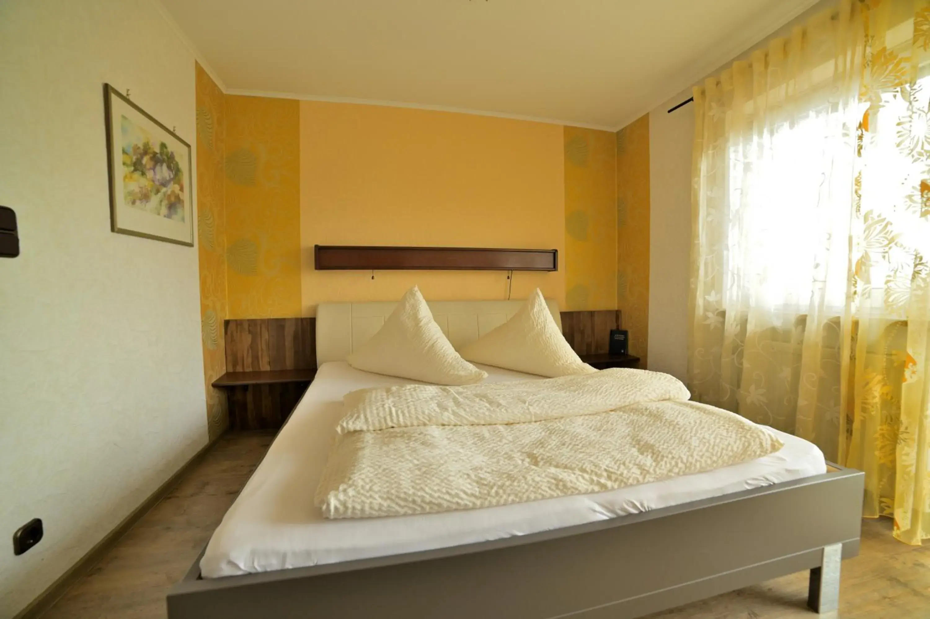 Apartment with Balcony in Hotel Zrenners GARNI Apartment with Balcony in Hotel Zrenners GARNI