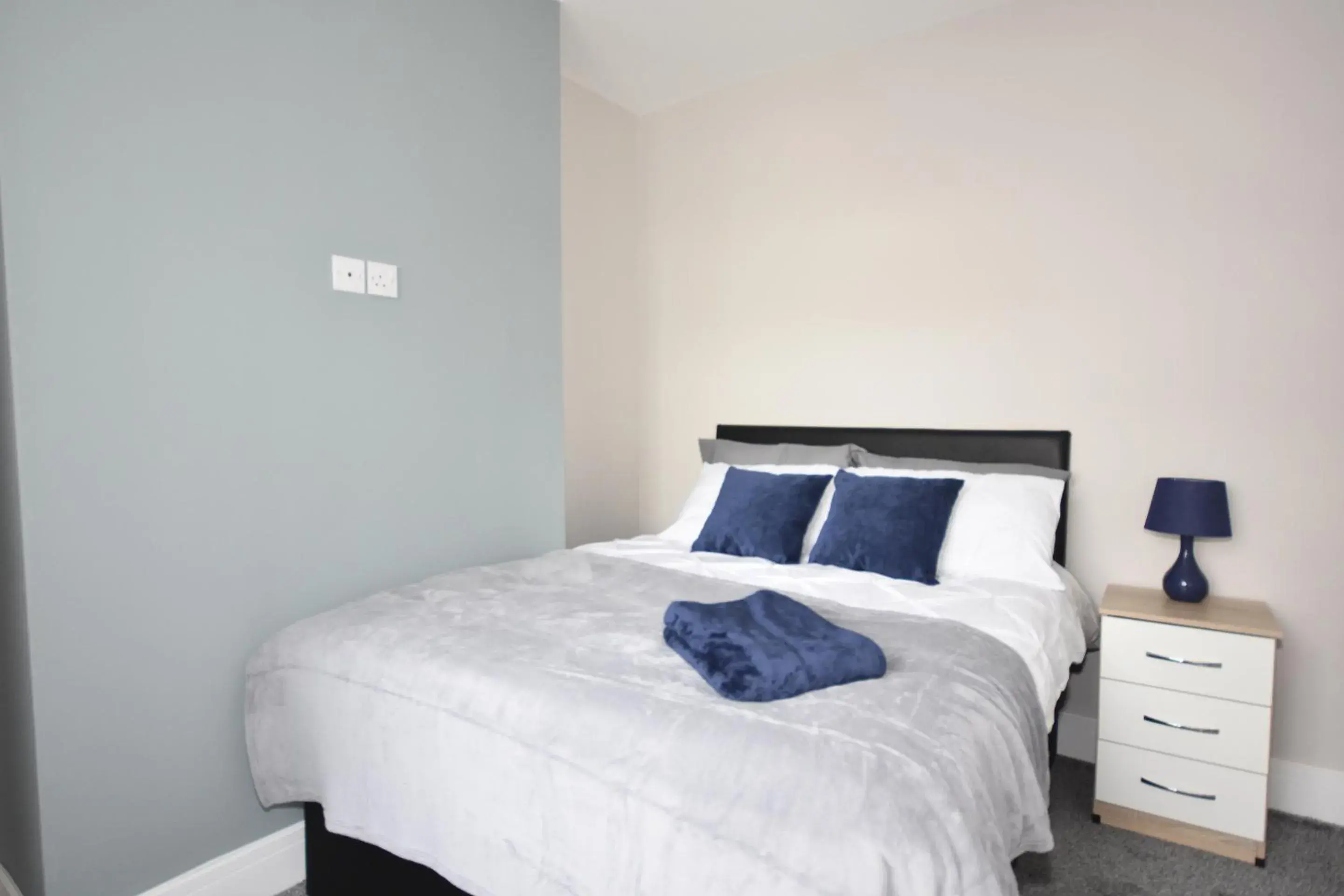 Townhouse @ 32 Penkhull New Road Stoke Townhouse @ 32 Penkhull New Road Stoke