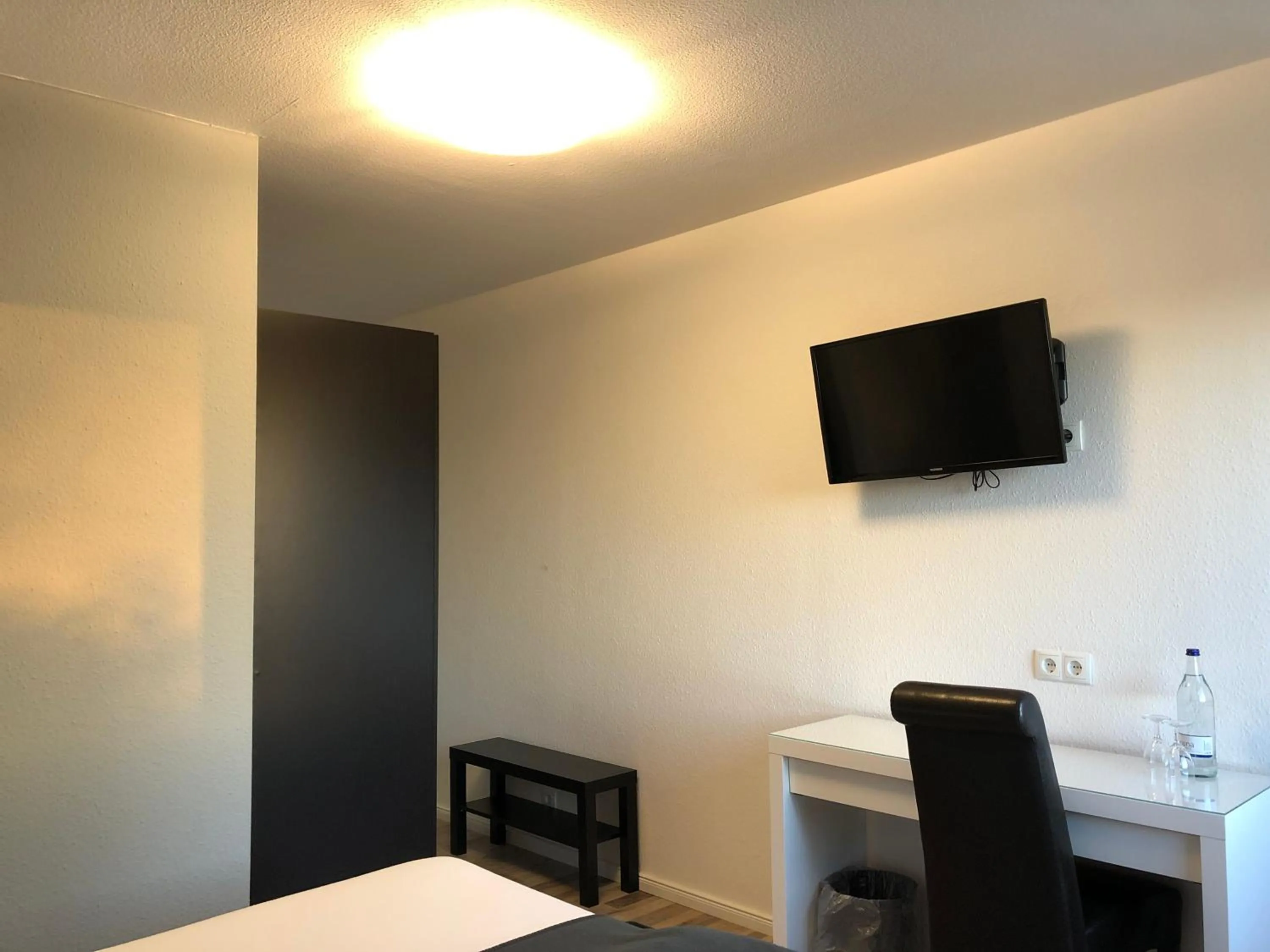 TV and multimedia, Bed in Hotel Schwarzes Ross