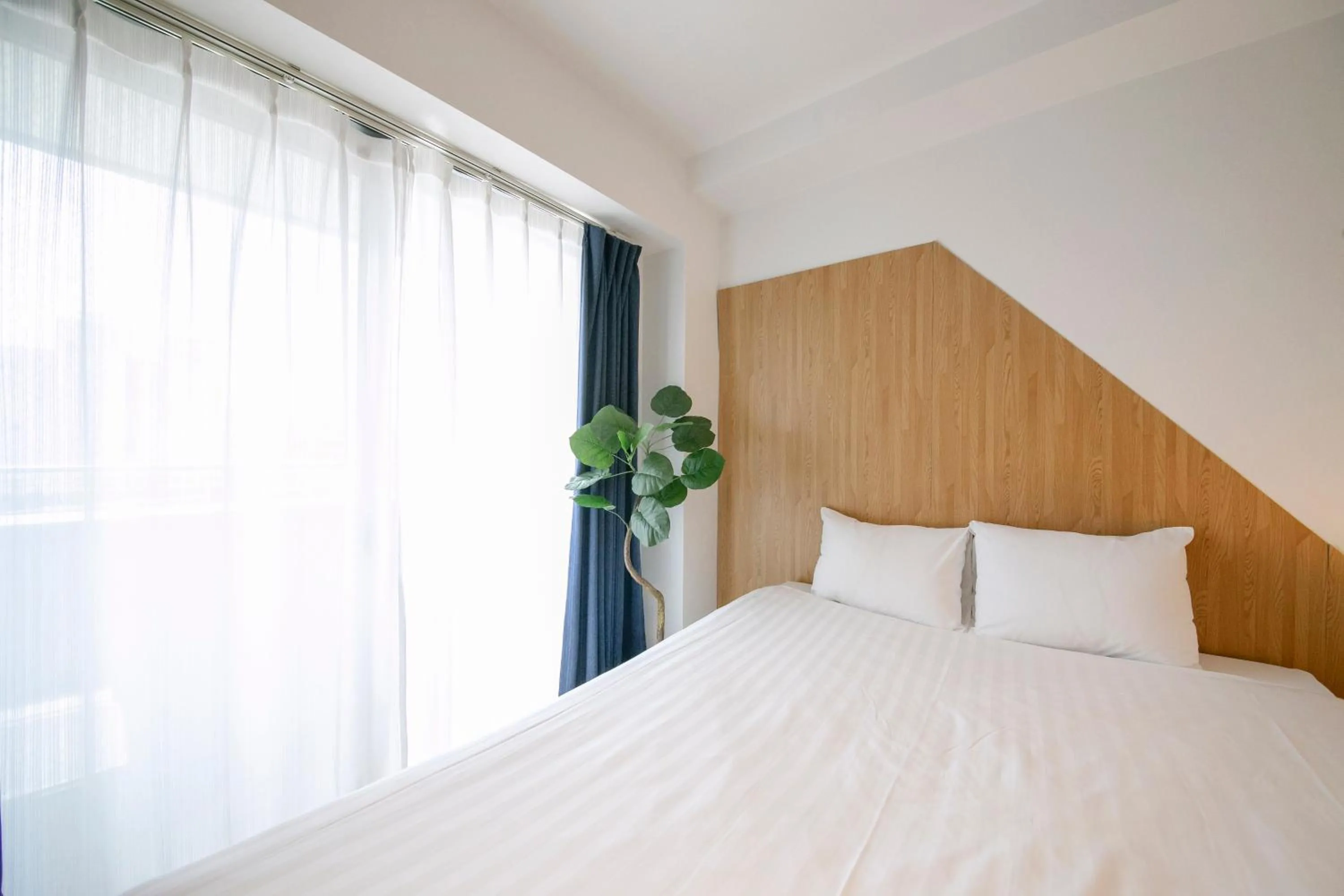 Bed in Green Sea Oshiage