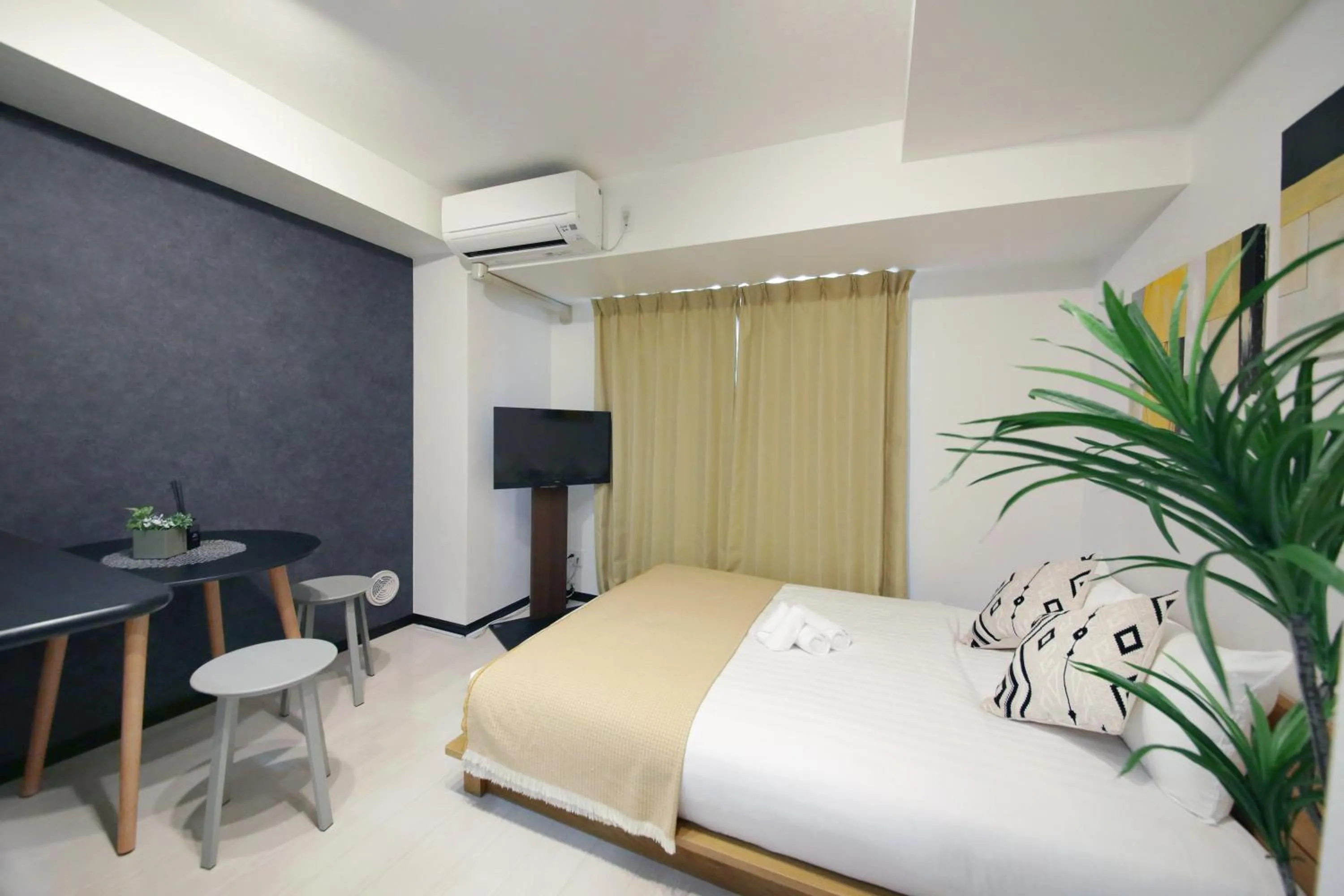 Bed in Green Sea Oshiage