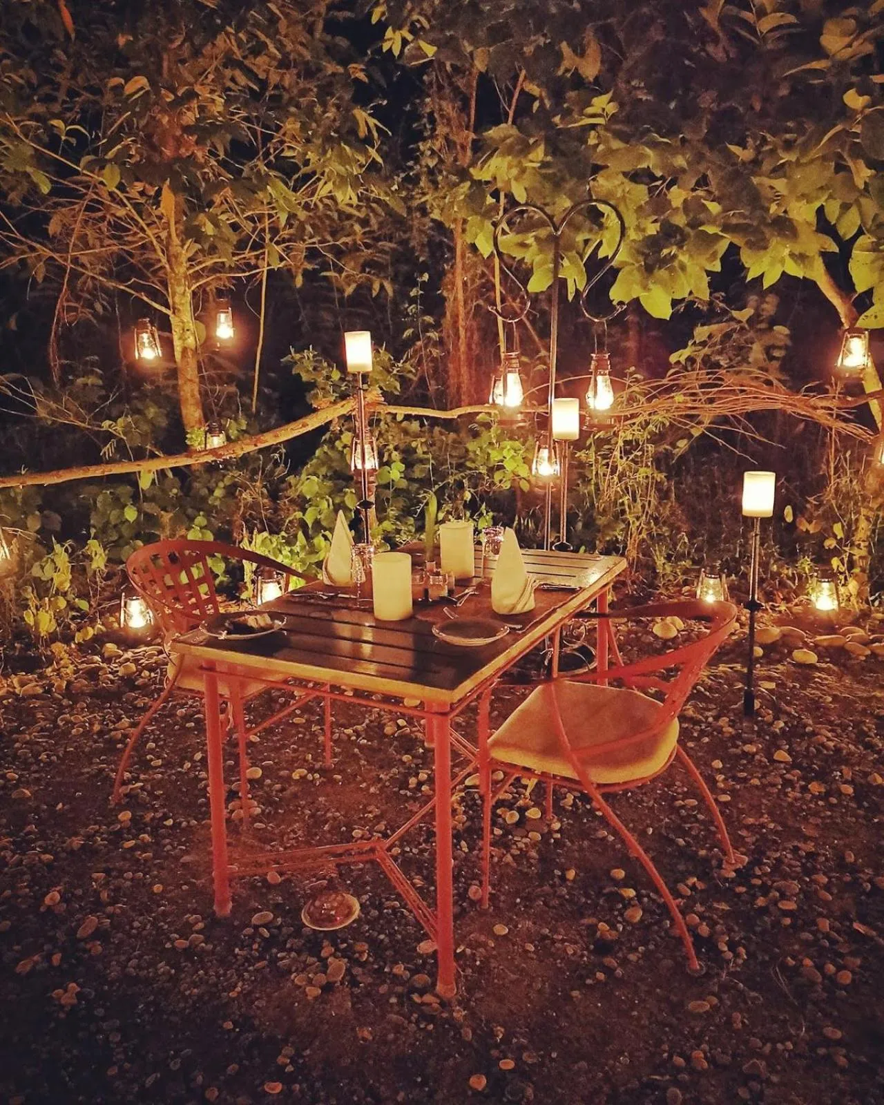 Patio in Barahi Jungle Lodge