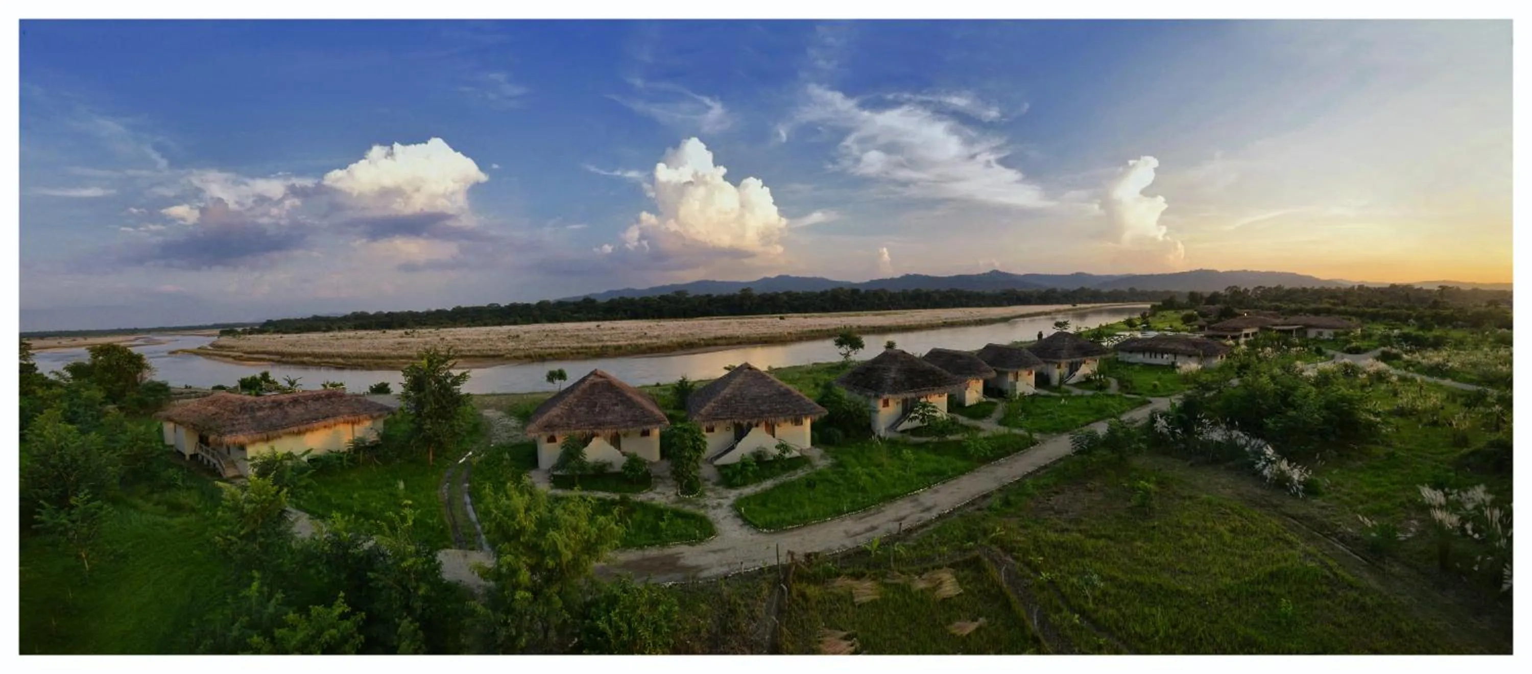 Property building in Barahi Jungle Lodge