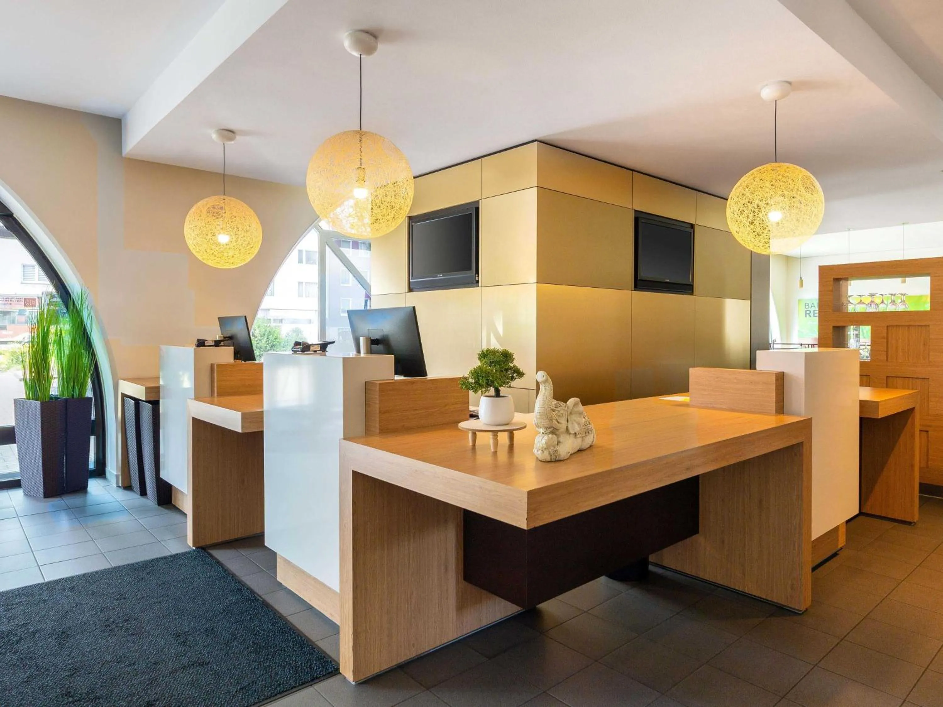 Lobby or reception in B&B Hotel Bochum Hbf-Süd